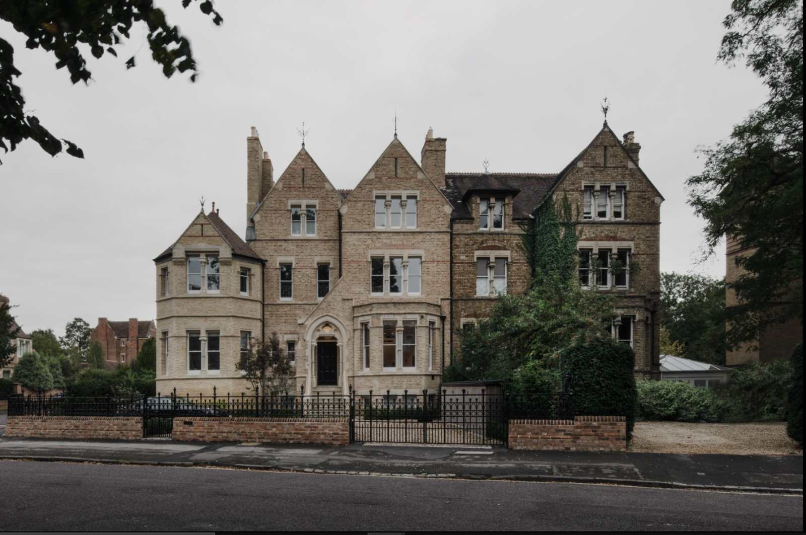 Quatrefoil House Oxford - Photo 11