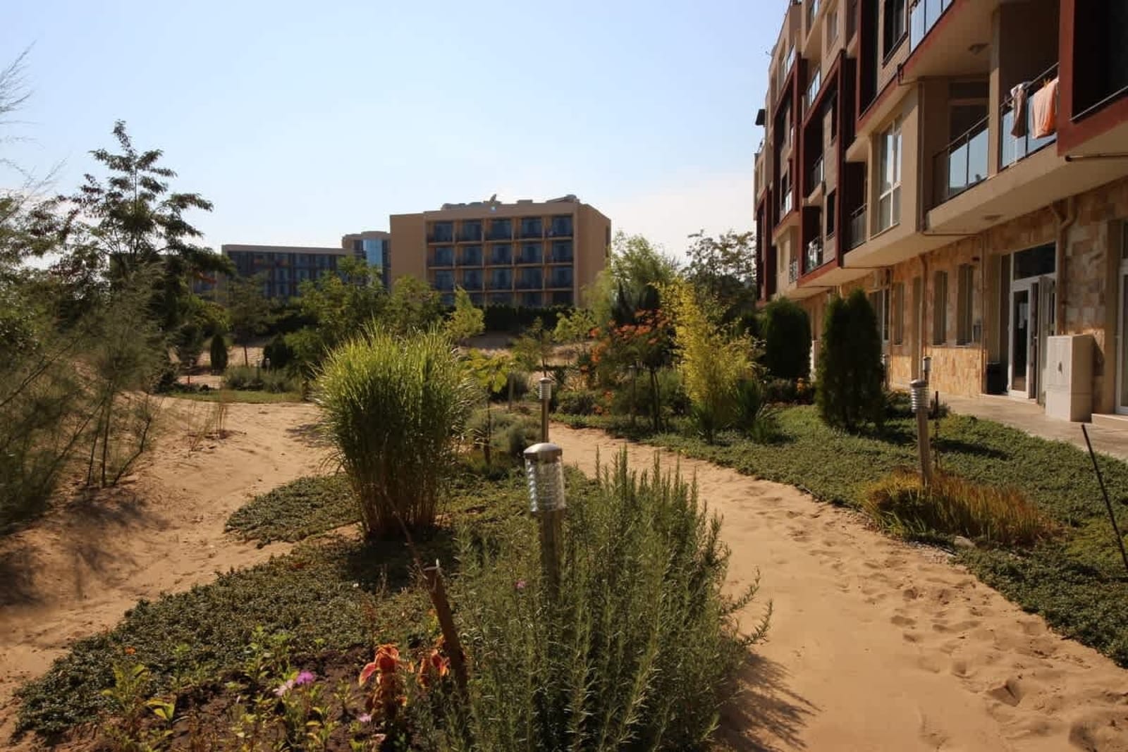 Cozy apartment in Dune Residence - Photo 13