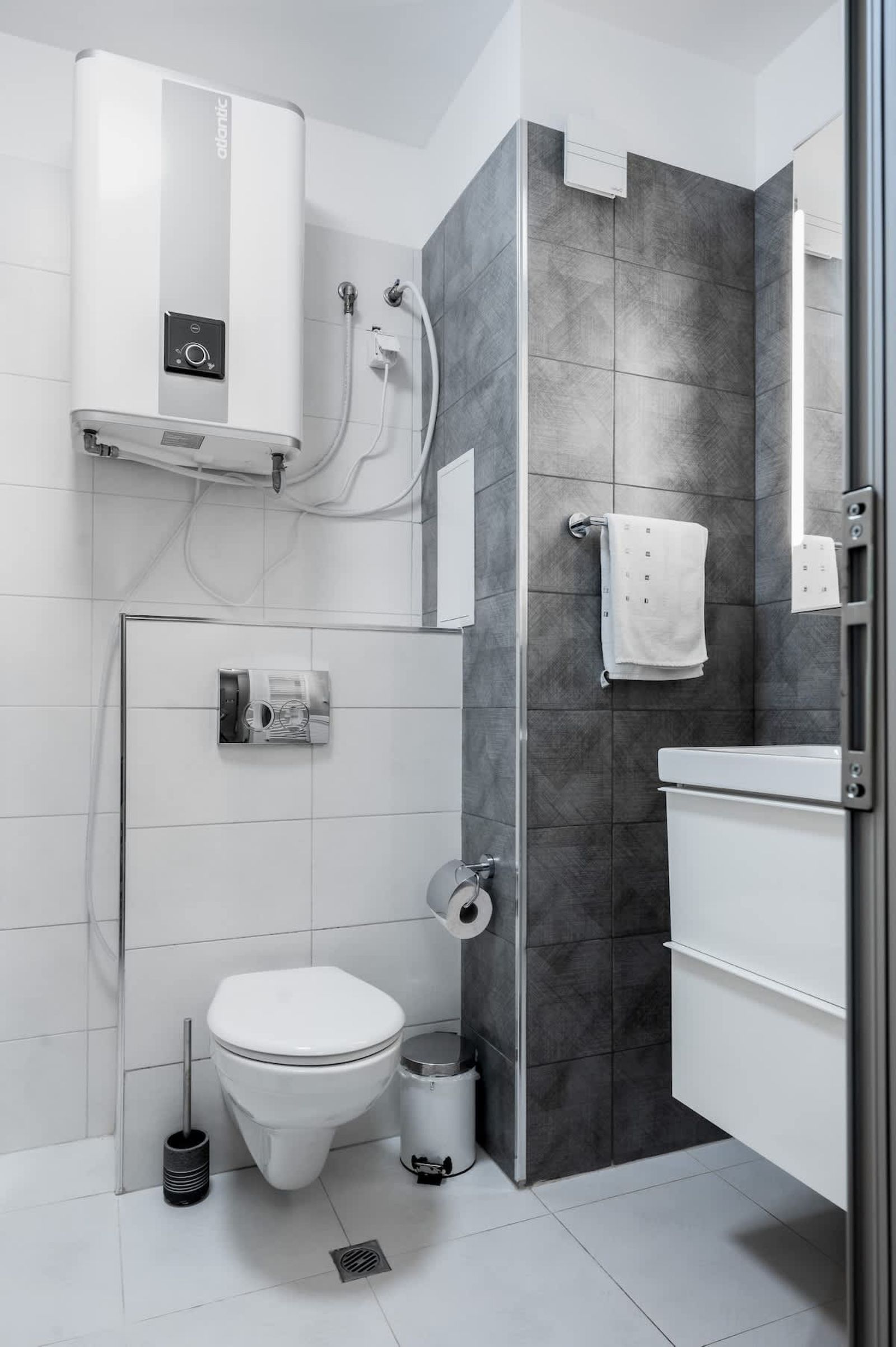 Urban Elegance at Its Finest Stylish 1-BD Flat - Photo 17