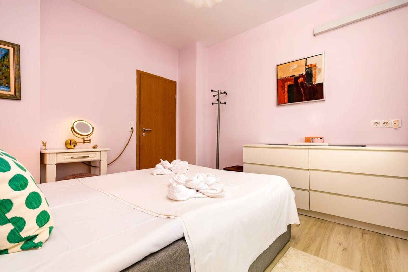 The Plovdiv Pad: Your 1-BD Hideaway in the Center - Photo 11