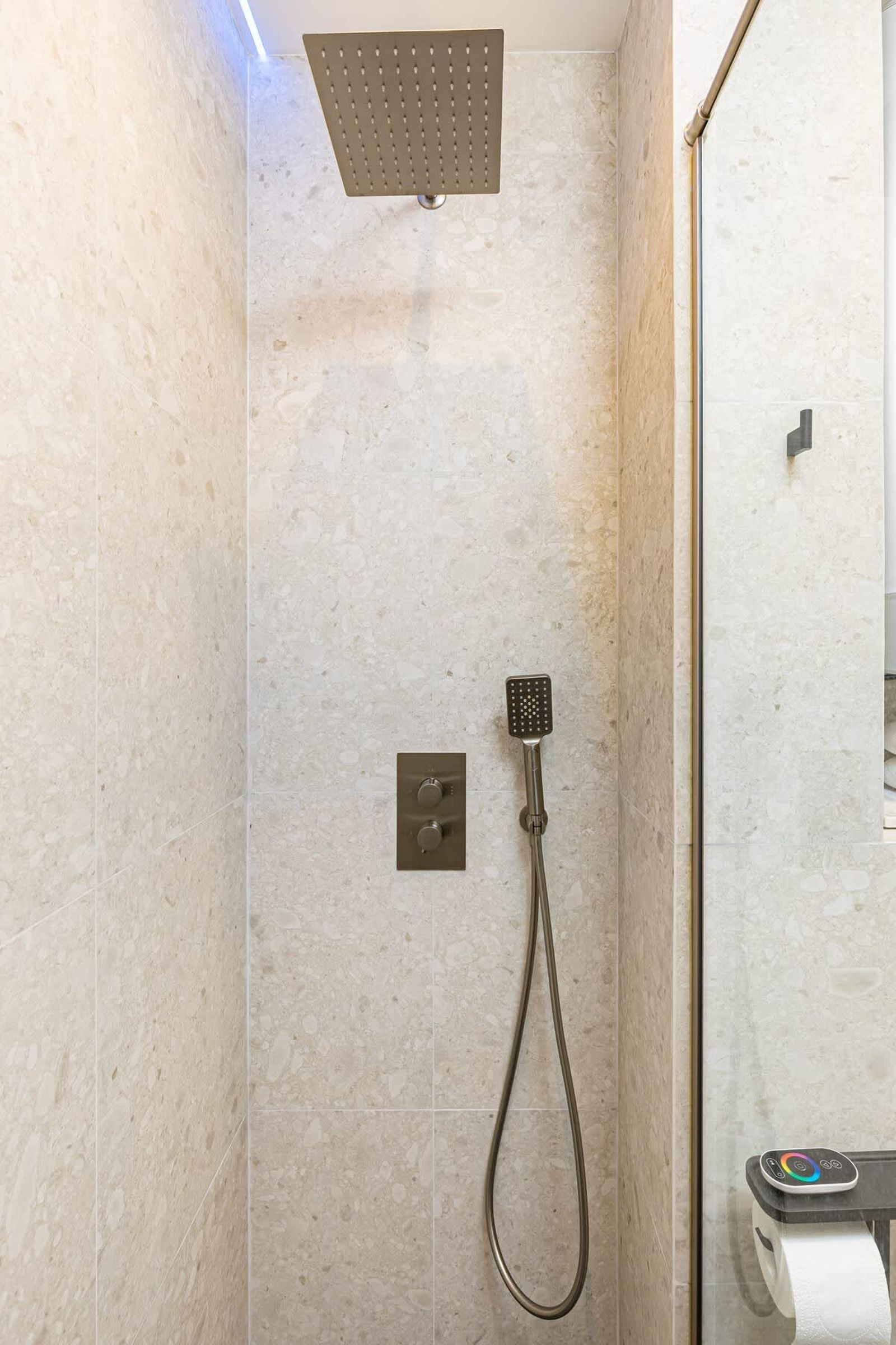 Modern 1BDR Apartment in a New Building - Photo 21