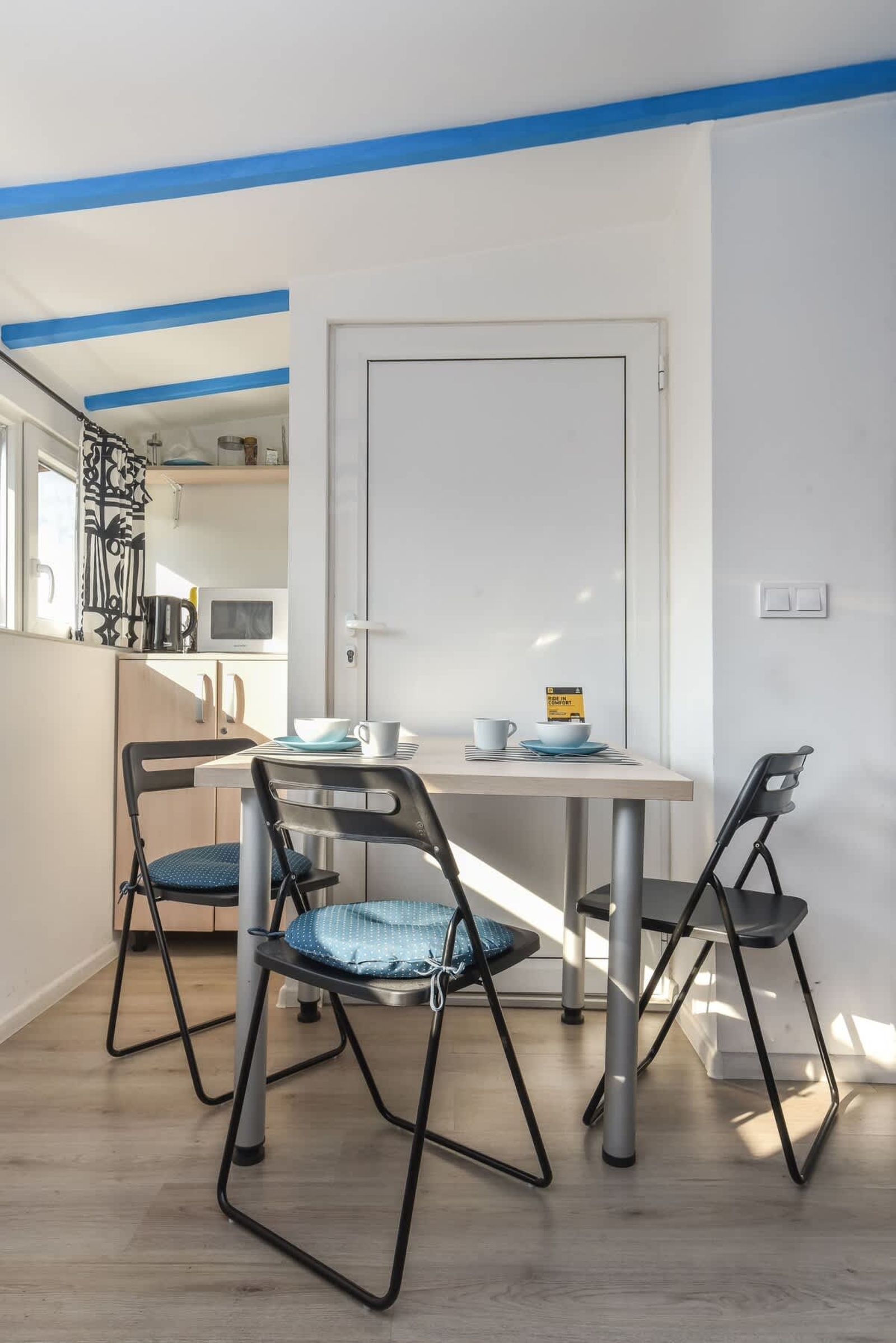 The Ivy House - A Cozy Attic near the City Center - Photo 11