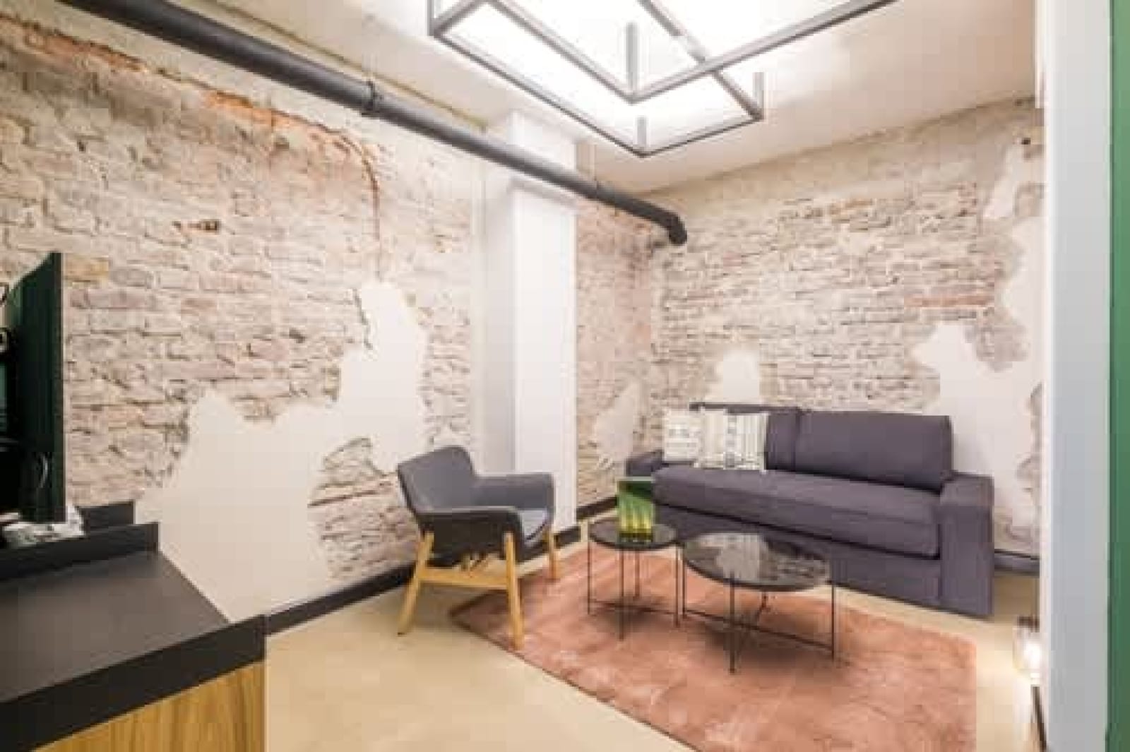 R34 Boutique Hotel - Cover Photo