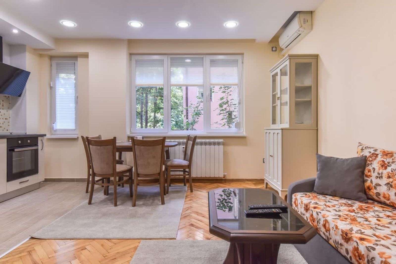 • Kanso Japan • 2-BDR Central Flat with Balcony - Photo 4