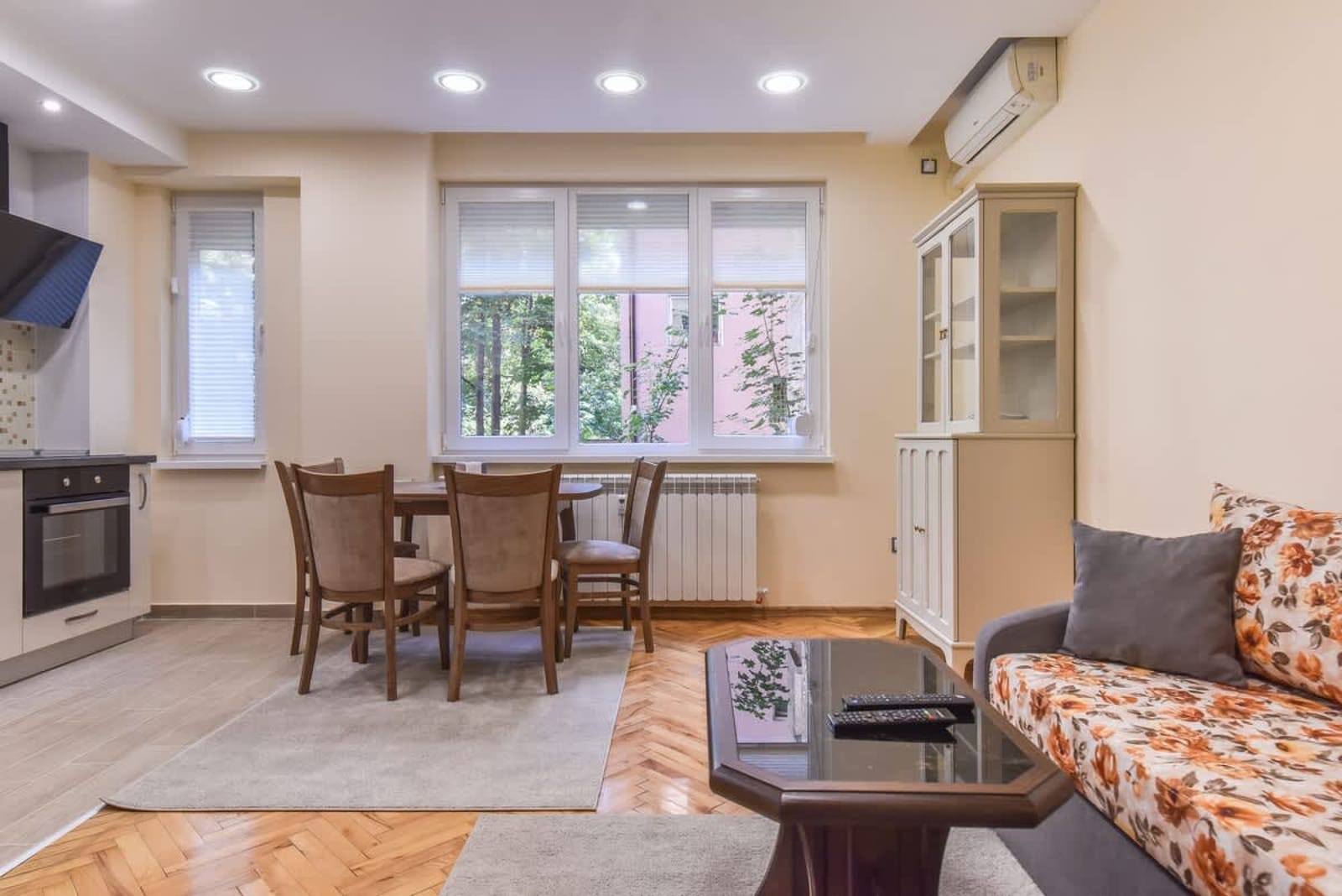 • Kanso Japan • 2-BDR Central Flat with Balcony - Photo 4