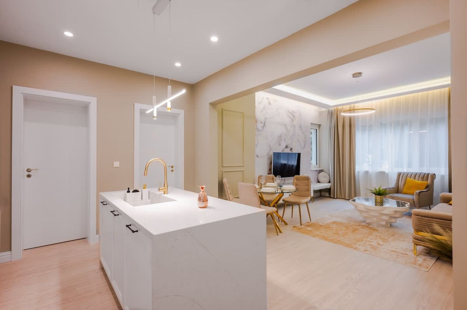 Central Stylish Suite &amp; Studio with Shared Terrace - Photo 10