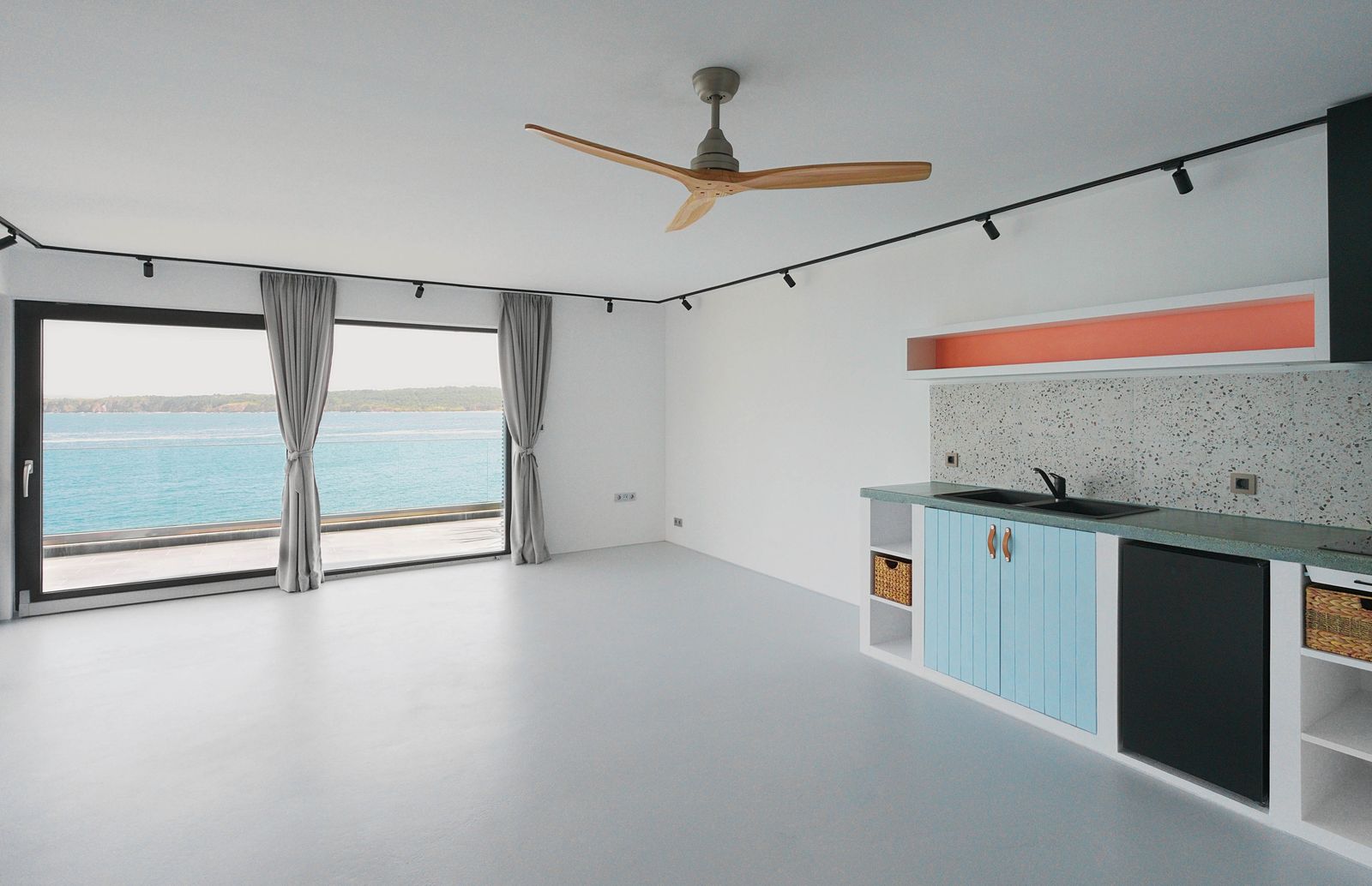 Loft-Style Studio Apartment on the Beach - Photo 45