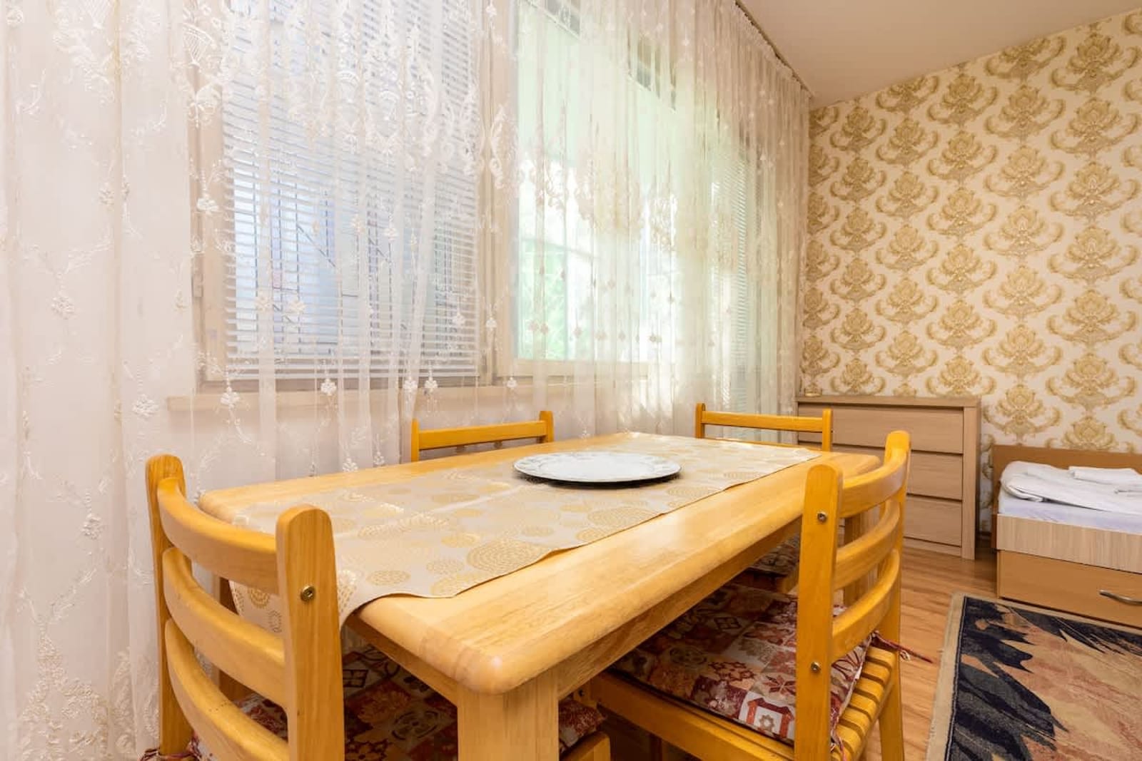 1-Bedroom Flat with Balcony in Plovdiv - Photo 5