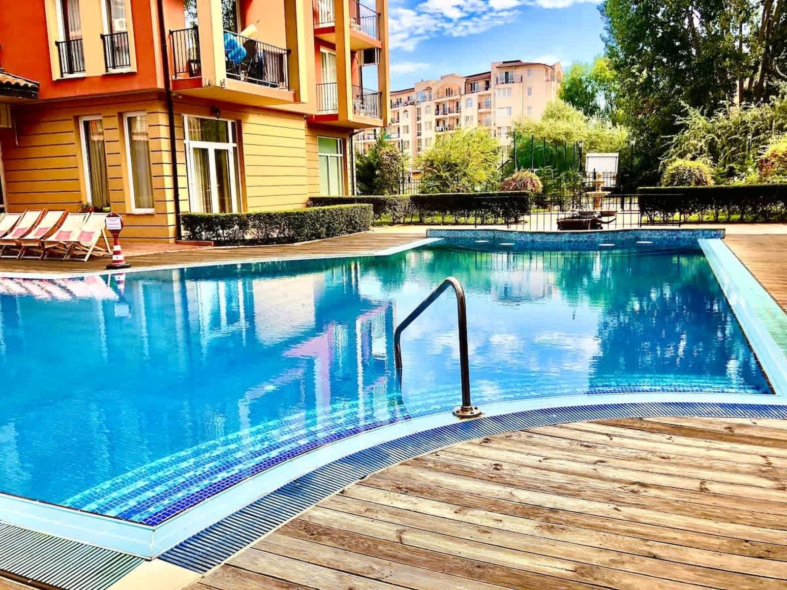 Cozy pool view studio  Sunny View Central - Photo 2