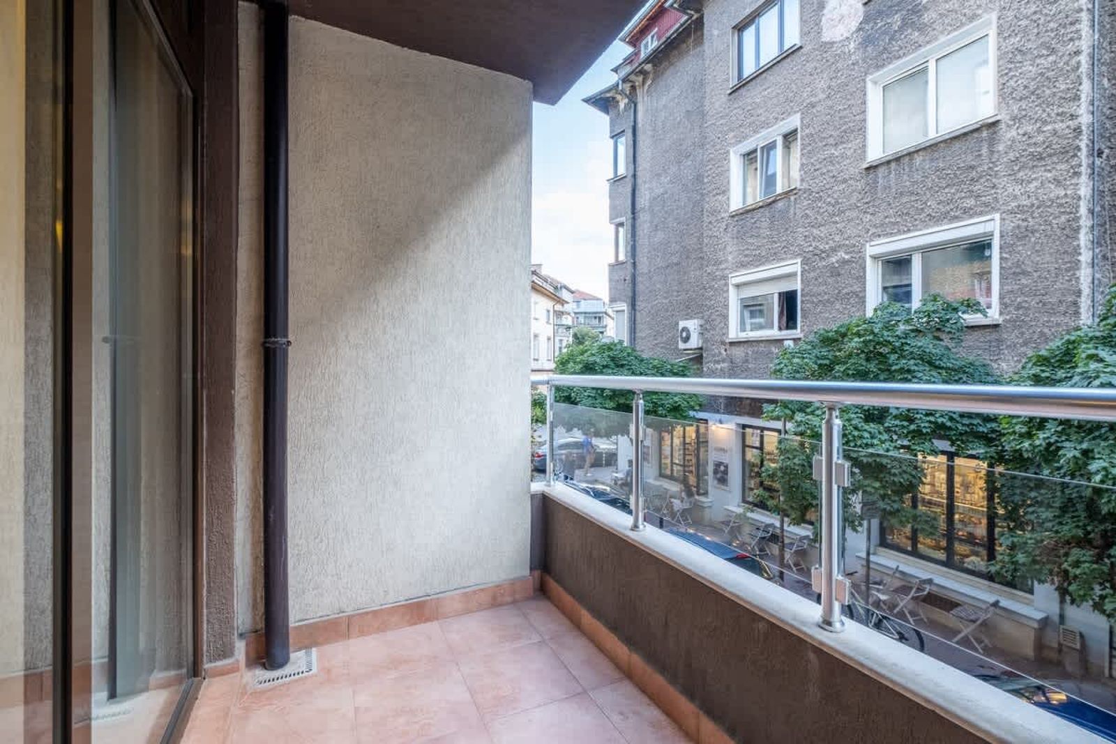 SOFapart Boutique Apt with 3 BDR + 2 BTH &amp; Parking - Photo 14