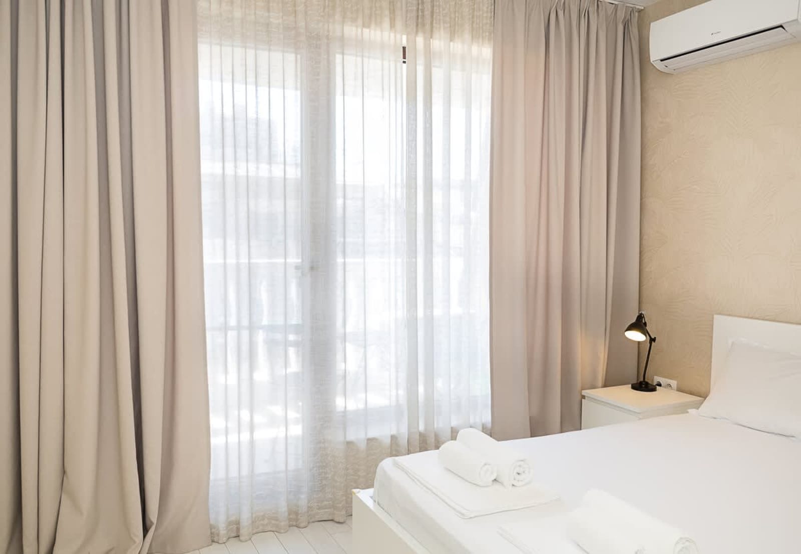 Elegant 1BR Apartment in the TOP Center of Varna - Photo 16