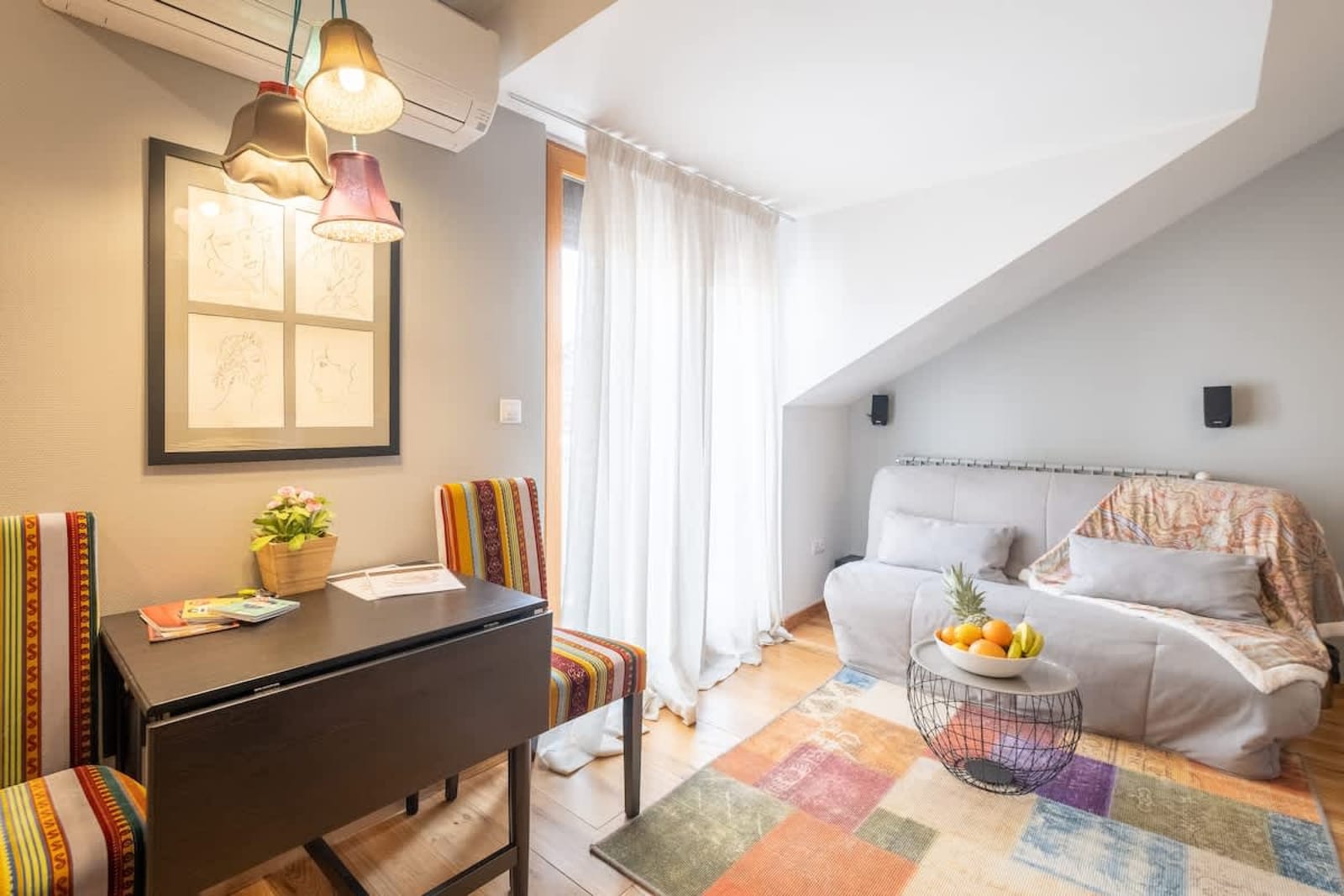 High-end Designer Studio - AC + Parking - Photo 3