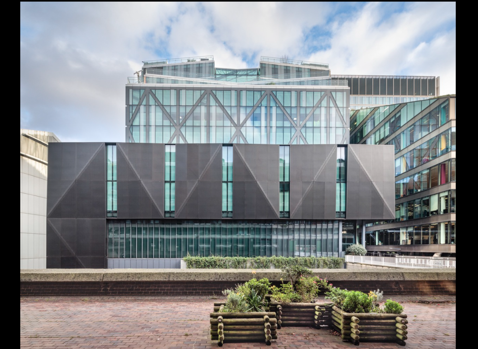 Deutsche Bank Headquarters - Photo 4