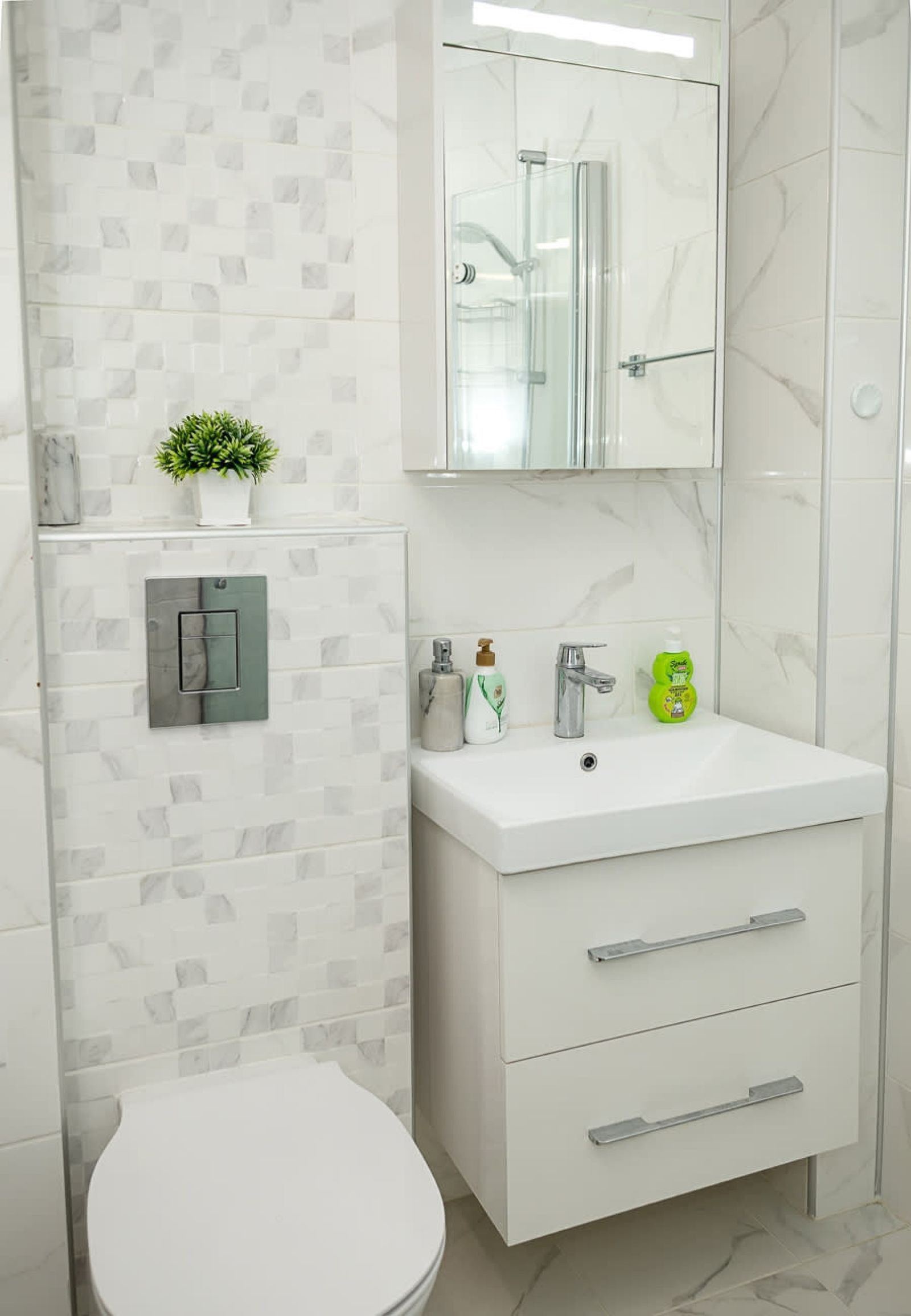 Bright &amp; Spacious 2-Bedroom Apartment in Varna - Photo 17