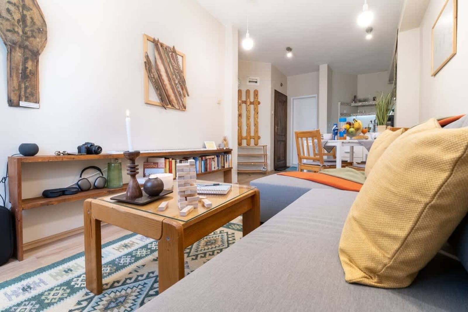 Chic Urban Getaway in City Center - Photo 6