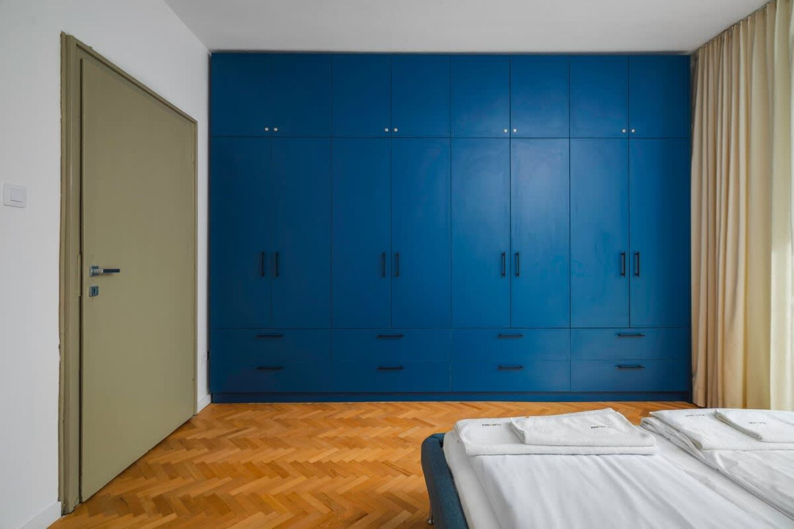 Cozy 2BD Flat in The Vintage Spot - Photo 16