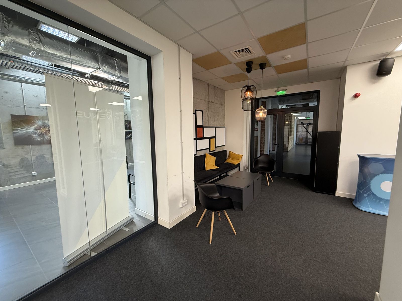 Modern Conference Room in the Heart of Sofia - Photo 16