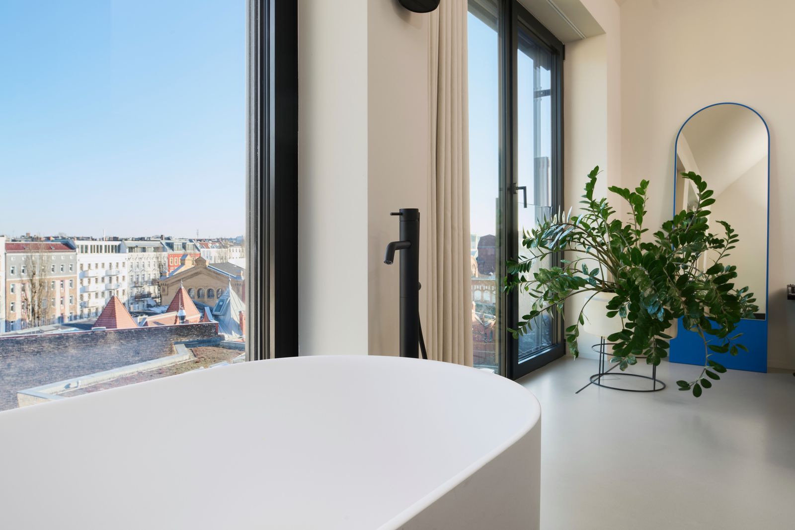 Design penthouse in Berlin Prenzlauer Berg with a large rooftop terrace - Photo 6