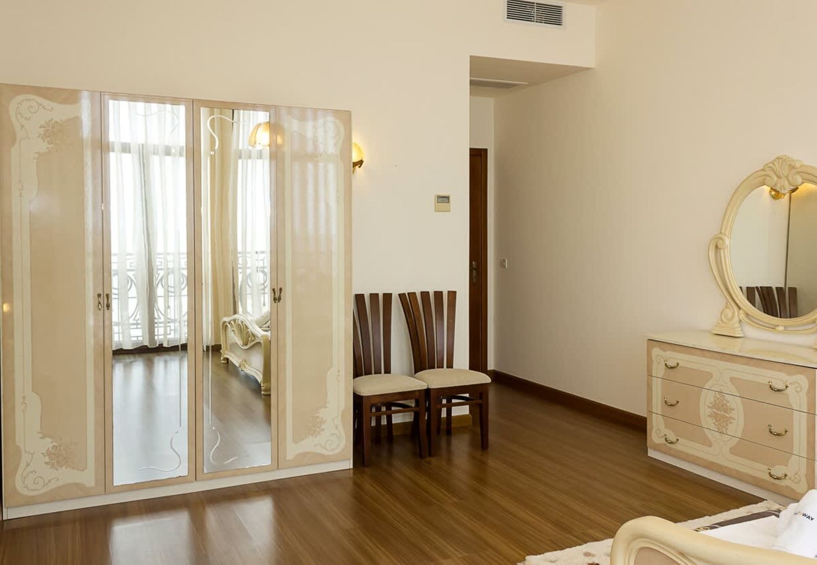 Port Palace 2BD Flat  Amazing Sea View - Photo 27