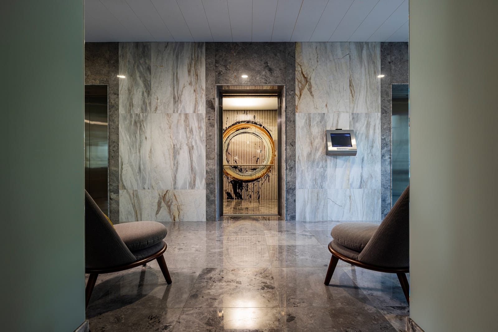 B1 City Hotel - Photo 10