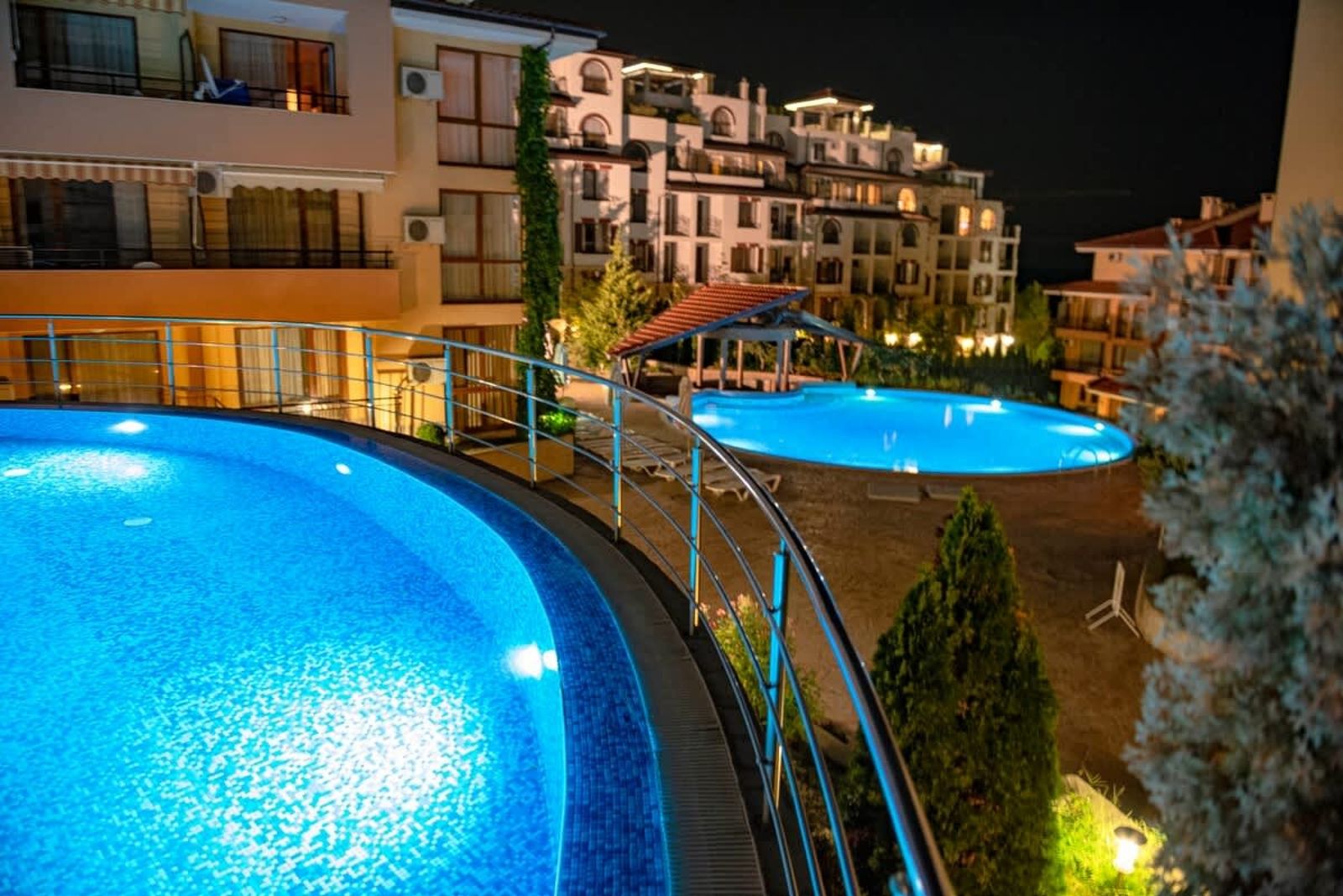 Paradise Dreams Lively Studio with pool view - Photo 32