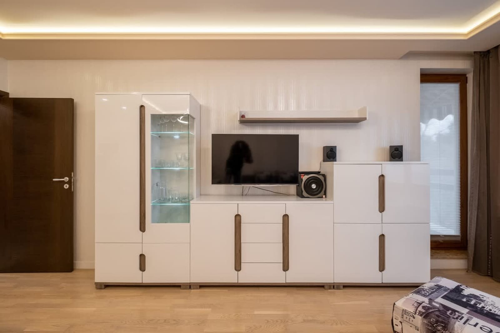 Jewelry - 1 bedroom apartment - Photo 5