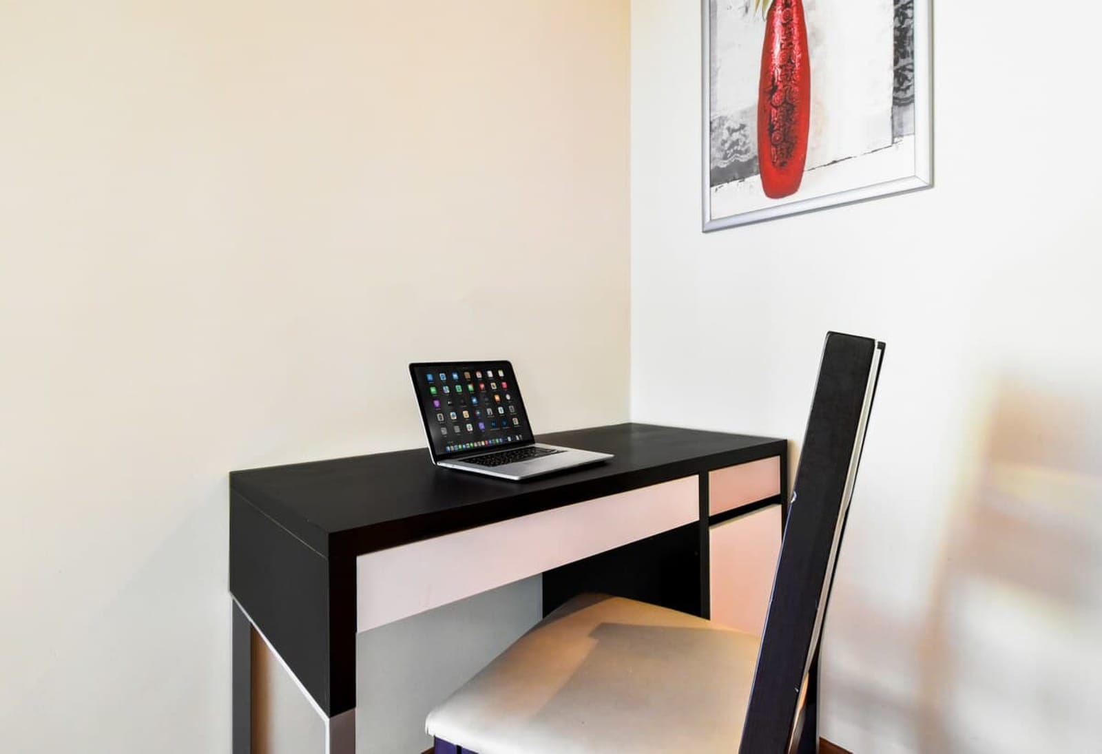 Modern 2BD Flat in Central Sofia + Workspace - Photo 5