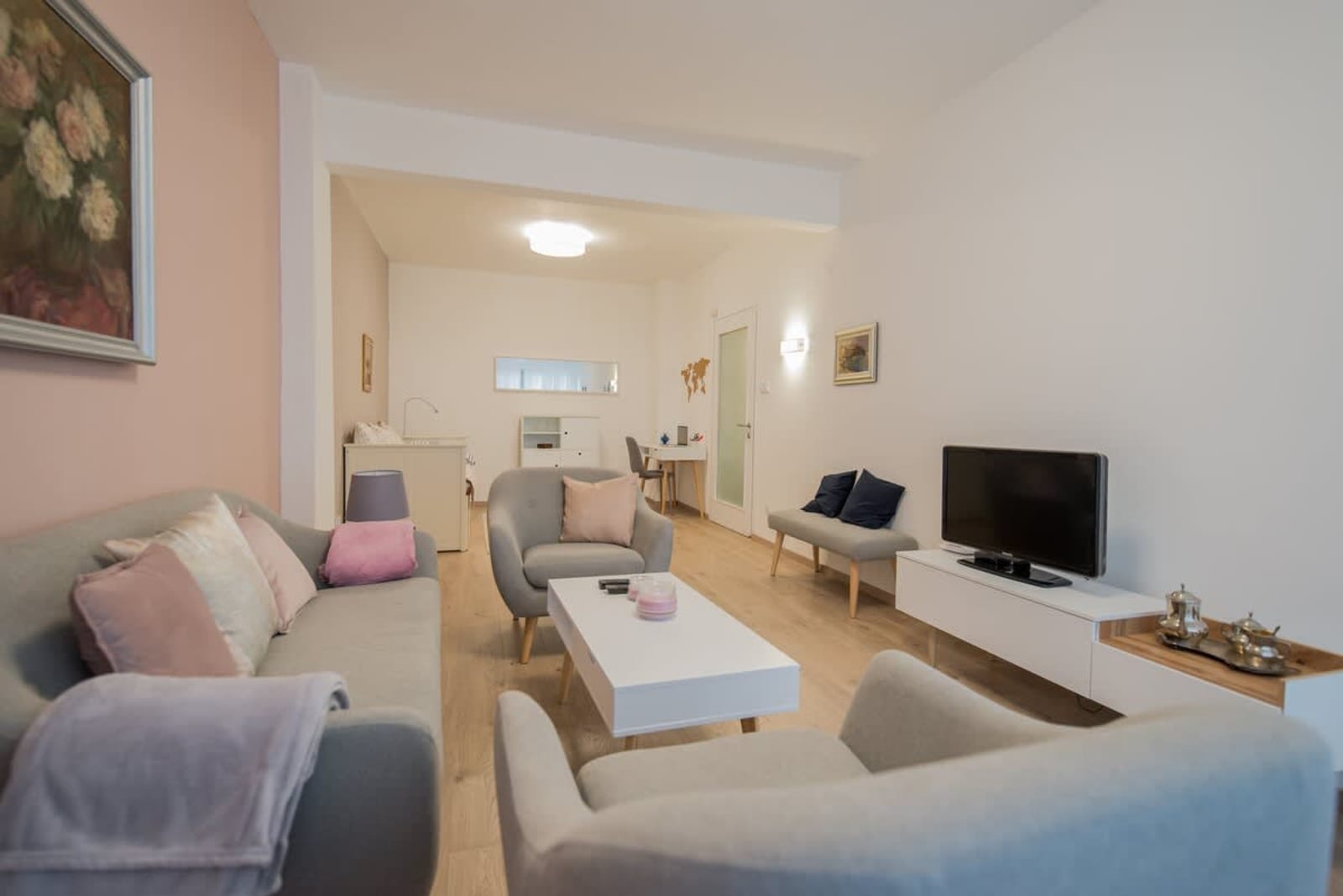 CHIC and Spacious Apartment in Central Sofia - Cover Photo