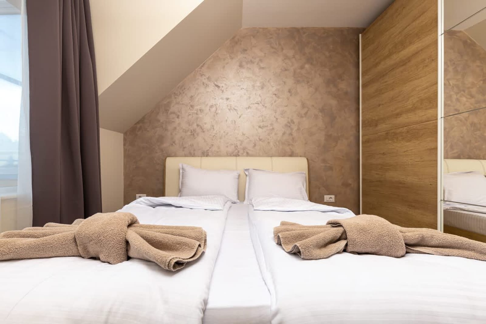 Sunny 1BD Apartment in OLD TOWN - Photo 4