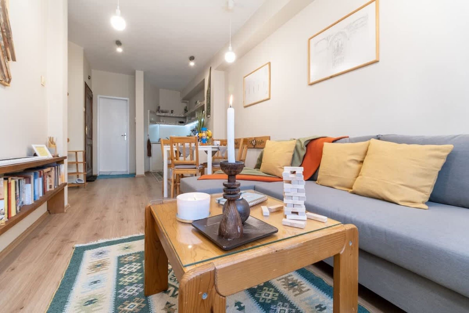 Chic Urban Getaway in City Center - Photo 11