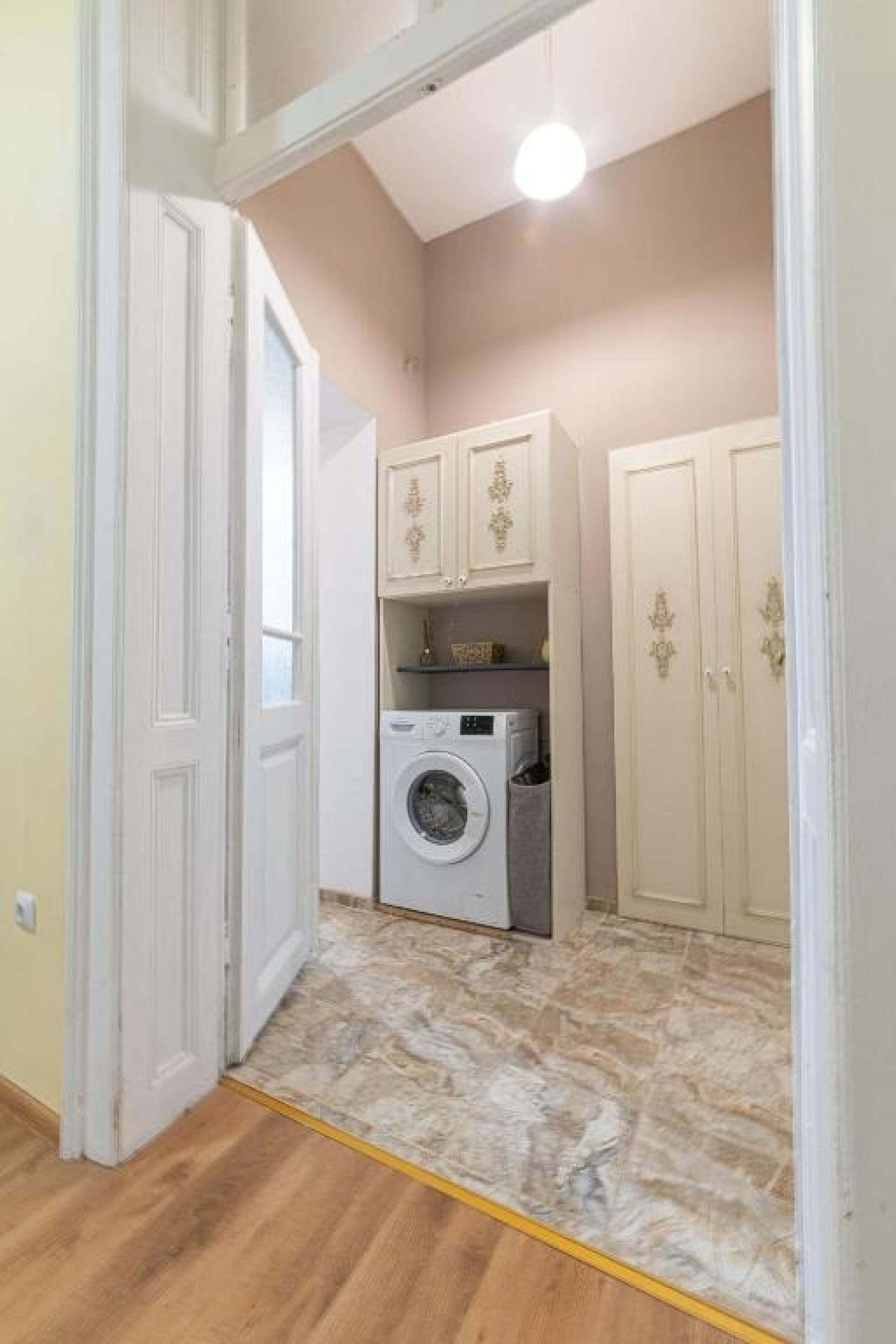 Apo Apartment - Top Center - Photo 28