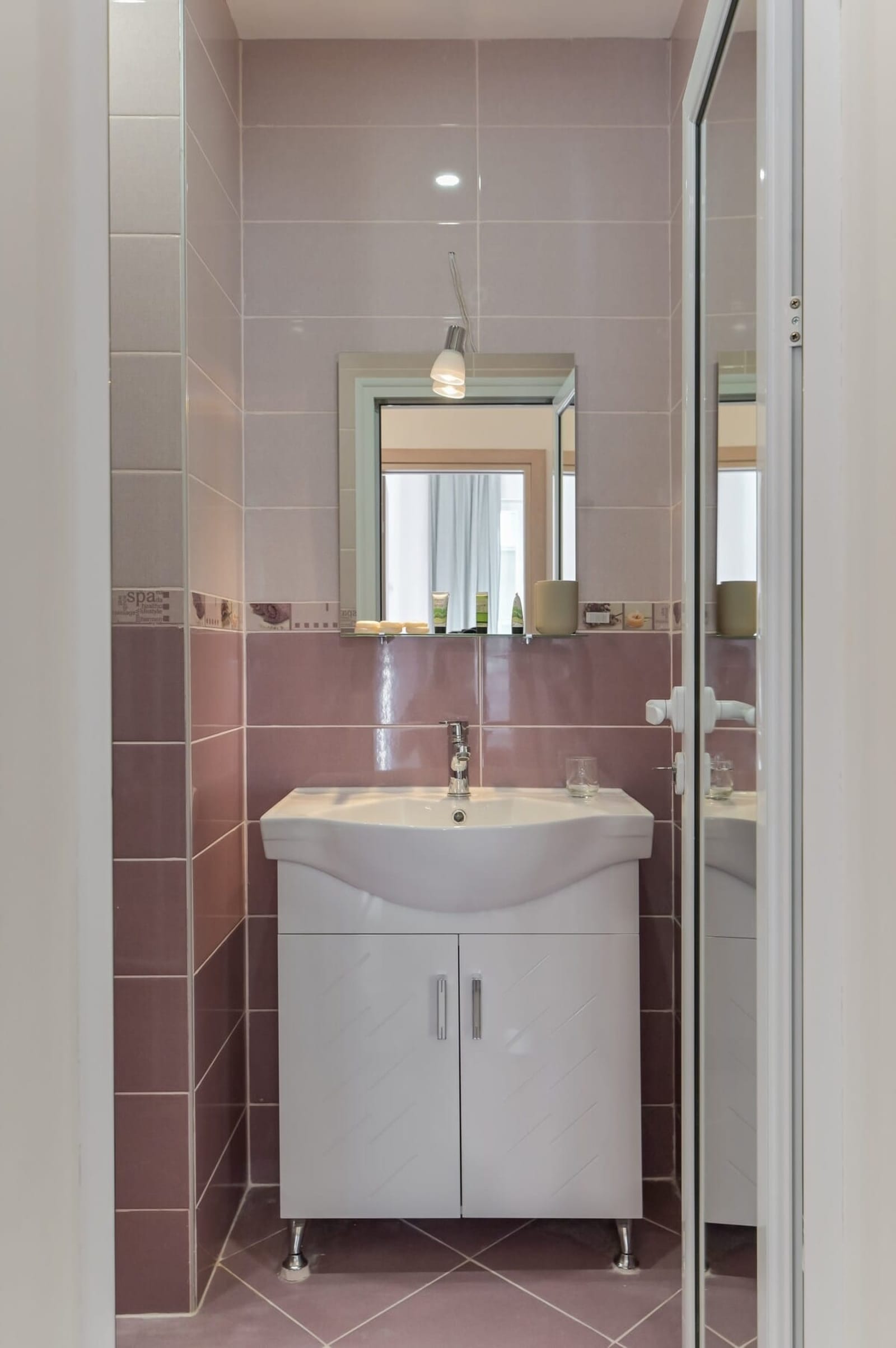 Bright Two-Bedroom Apartment in Top Center - Photo 15