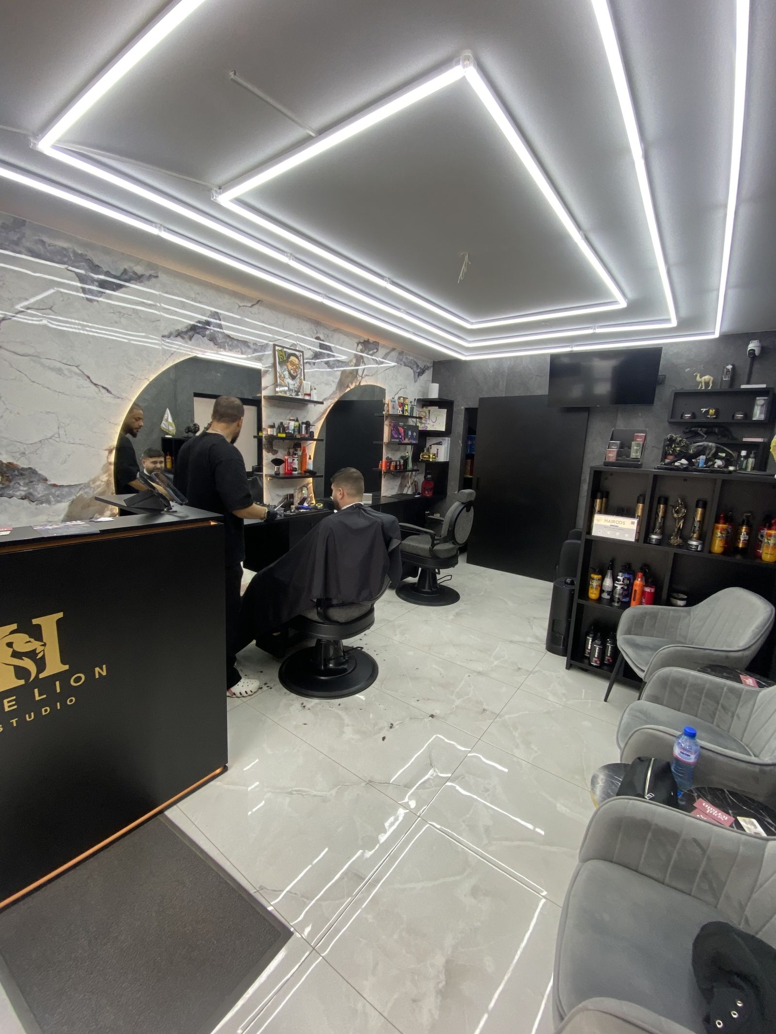 Modern Barbershop Studio - Cover Photo