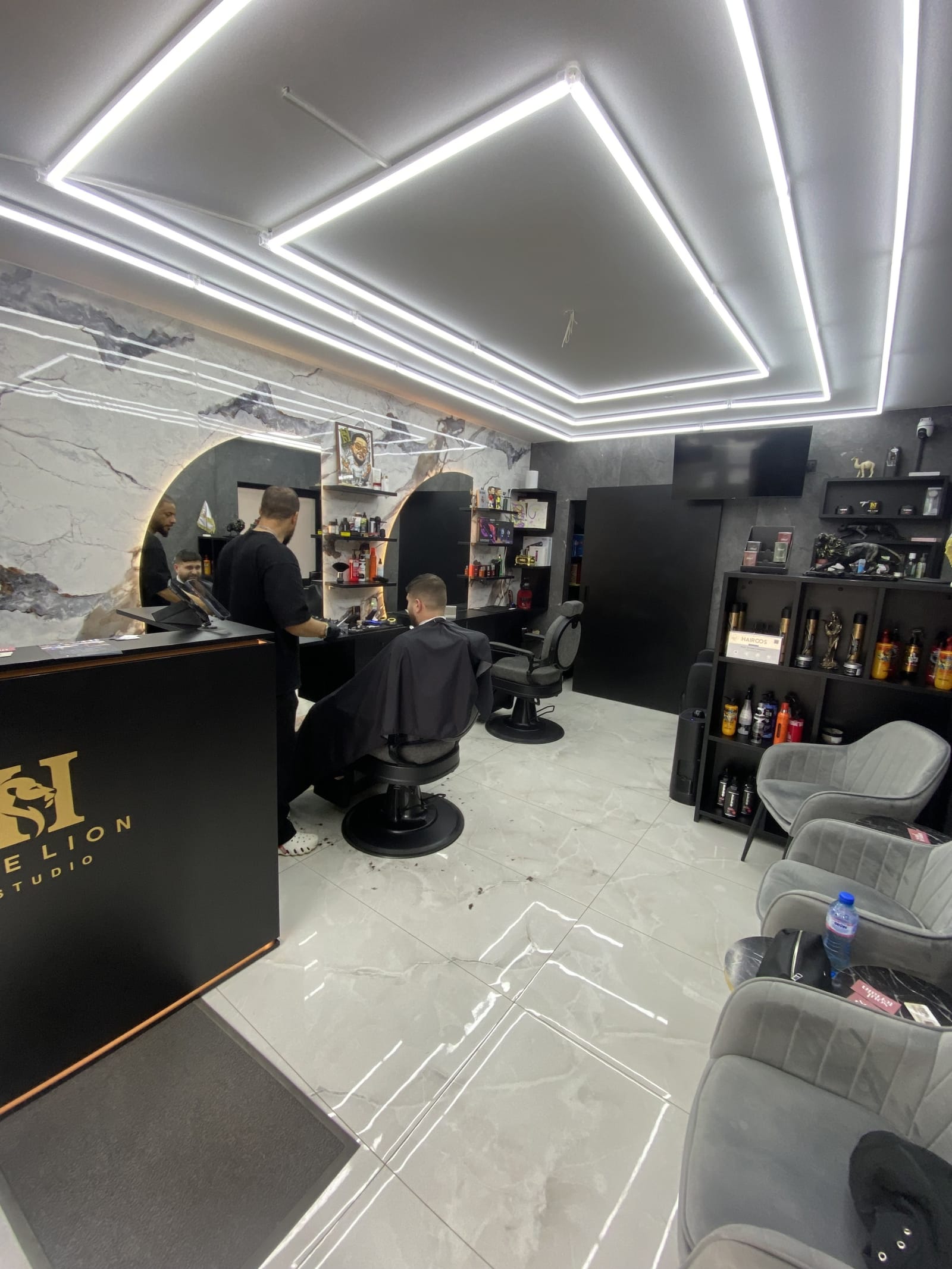 Modern Barbershop Studio - Cover Photo