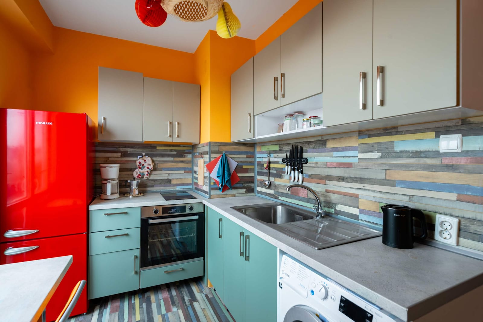 Life in Colours - Artistic 1BD Apartment - Photo 11