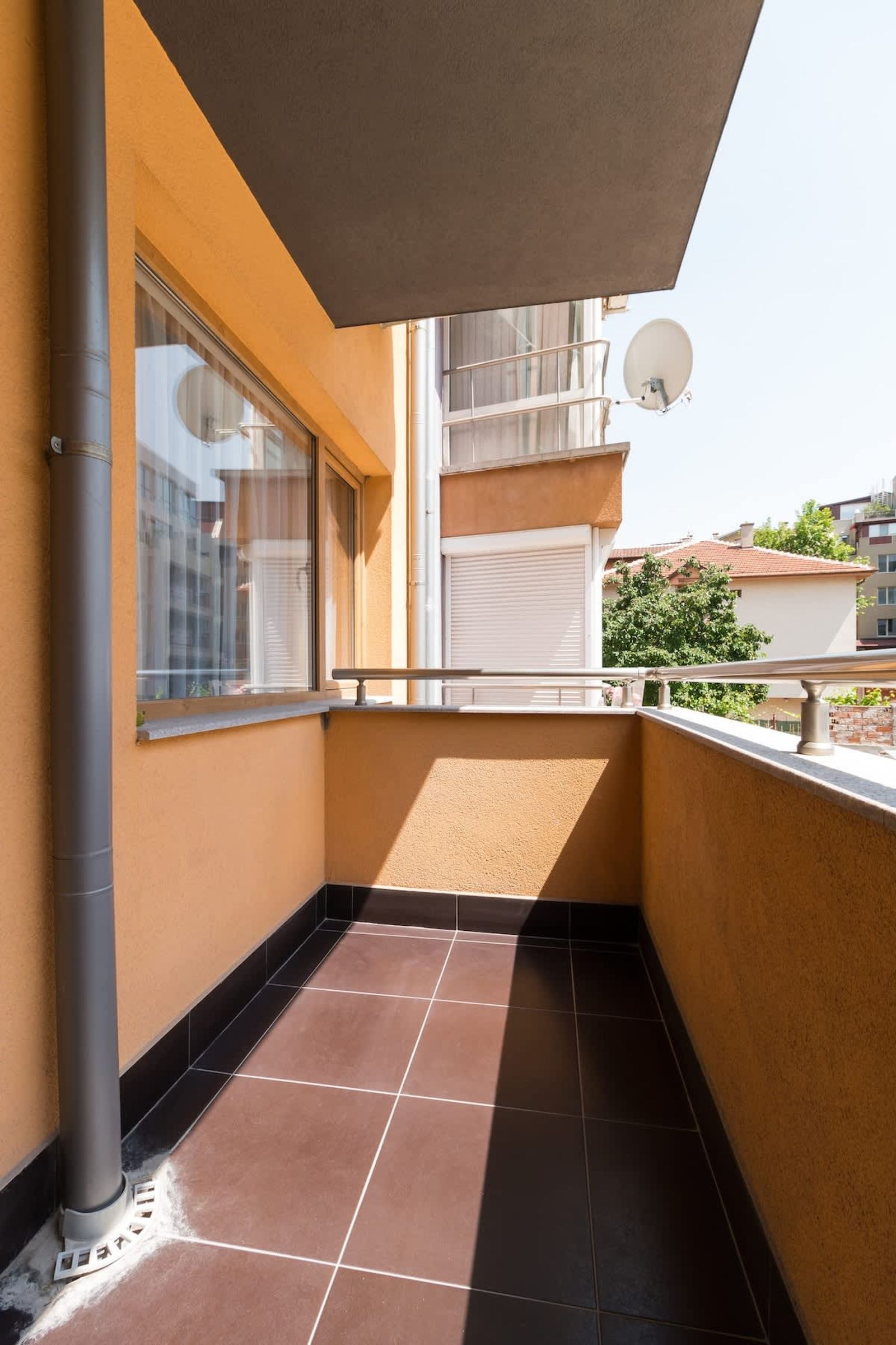 Pop your C-o-l-o-r-s - Funky and Modern 1BDR. Apt. - Photo 27