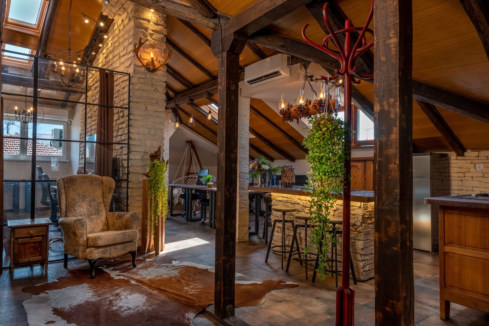 Modern Old Style Co-working space in Sofia - Photo 2