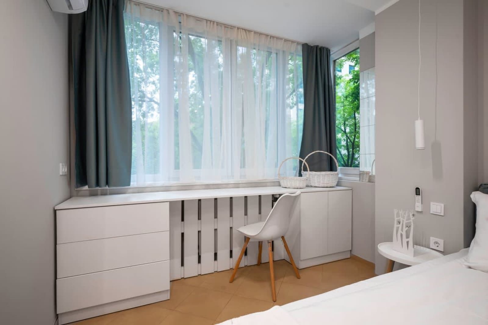 Silver Gem  1BD with desk and balcony - Photo 14