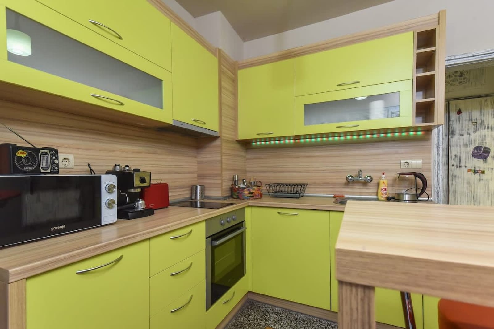 Vintage Spot - Colorful One-Bedroom Apartment - Photo 11