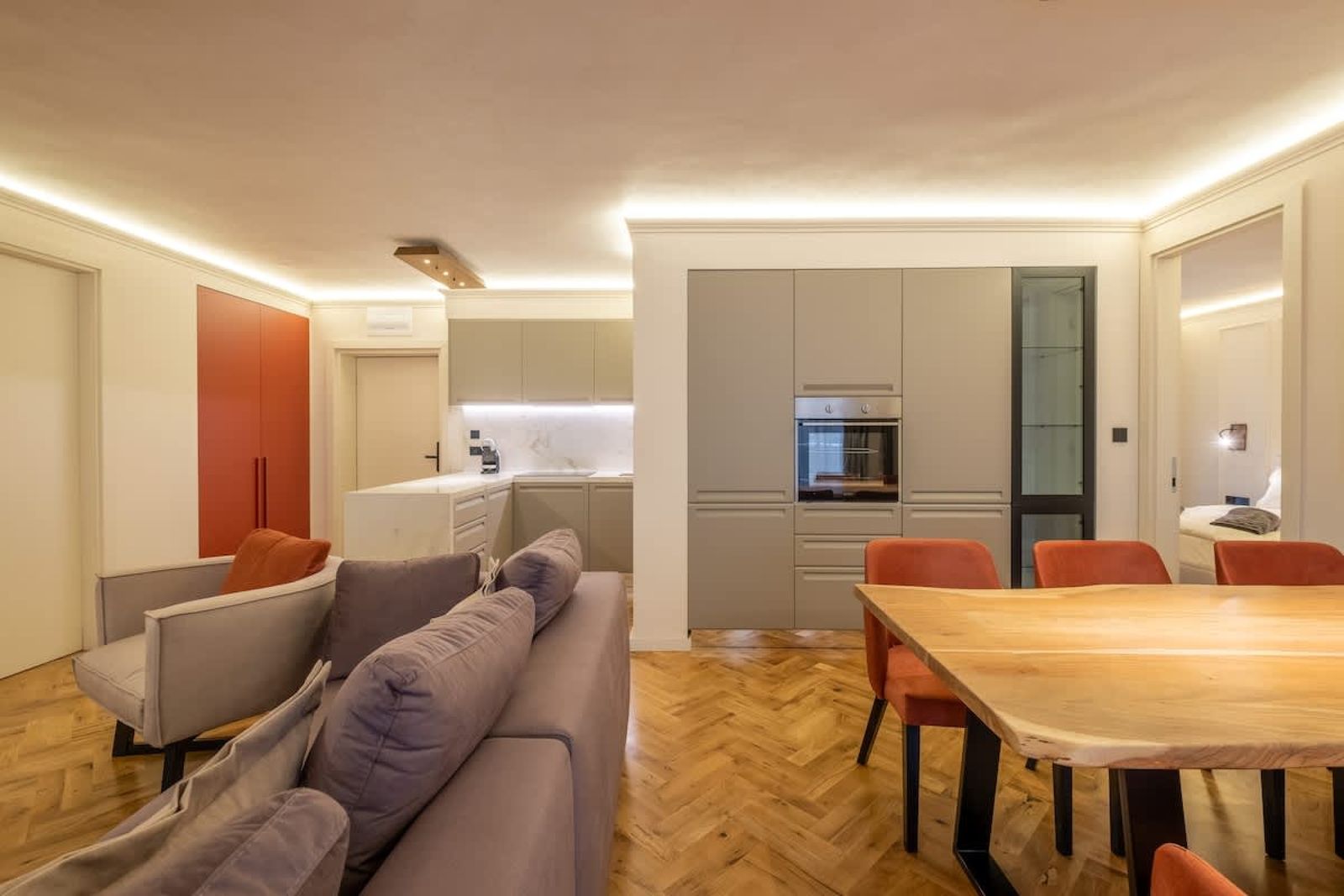 SOFapart Boutique Apt with 3 BDR + 2 BTH &amp; Parking - Photo 23