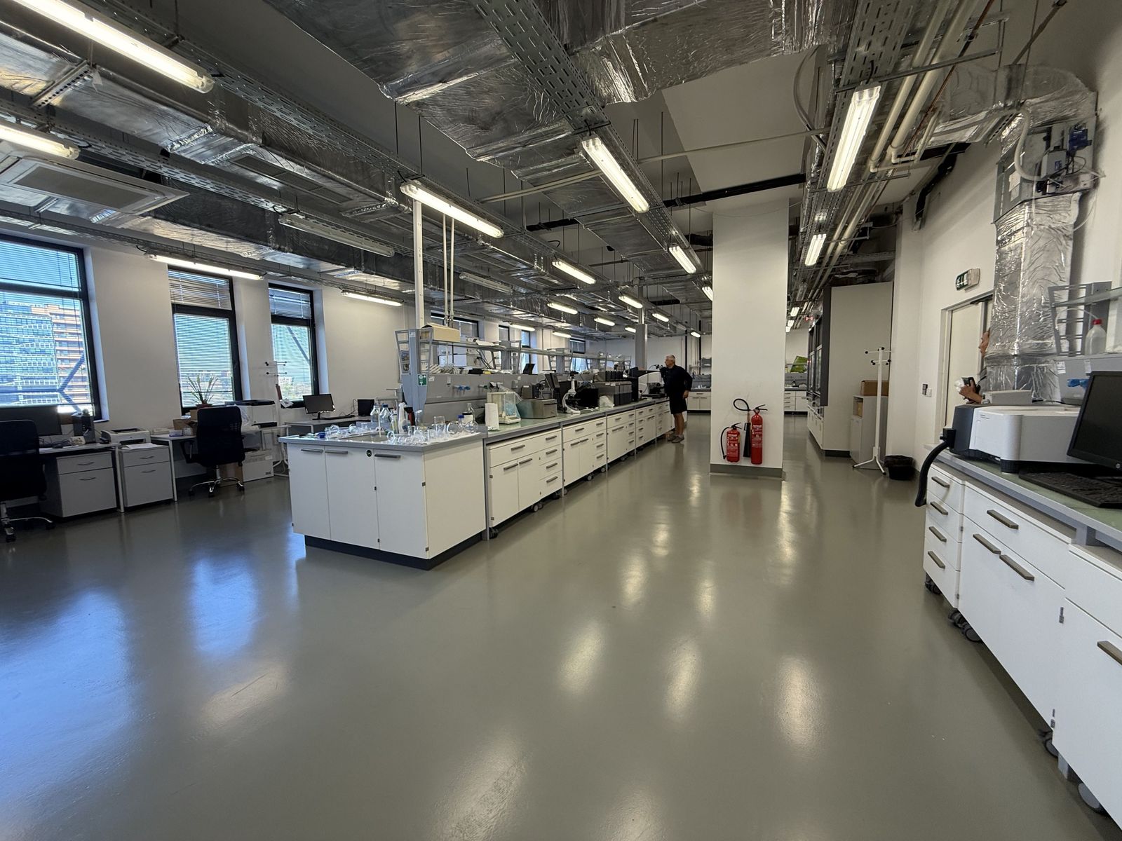 Modern Laboratory with a foyer in Sofia Bulgaria - Photo 26