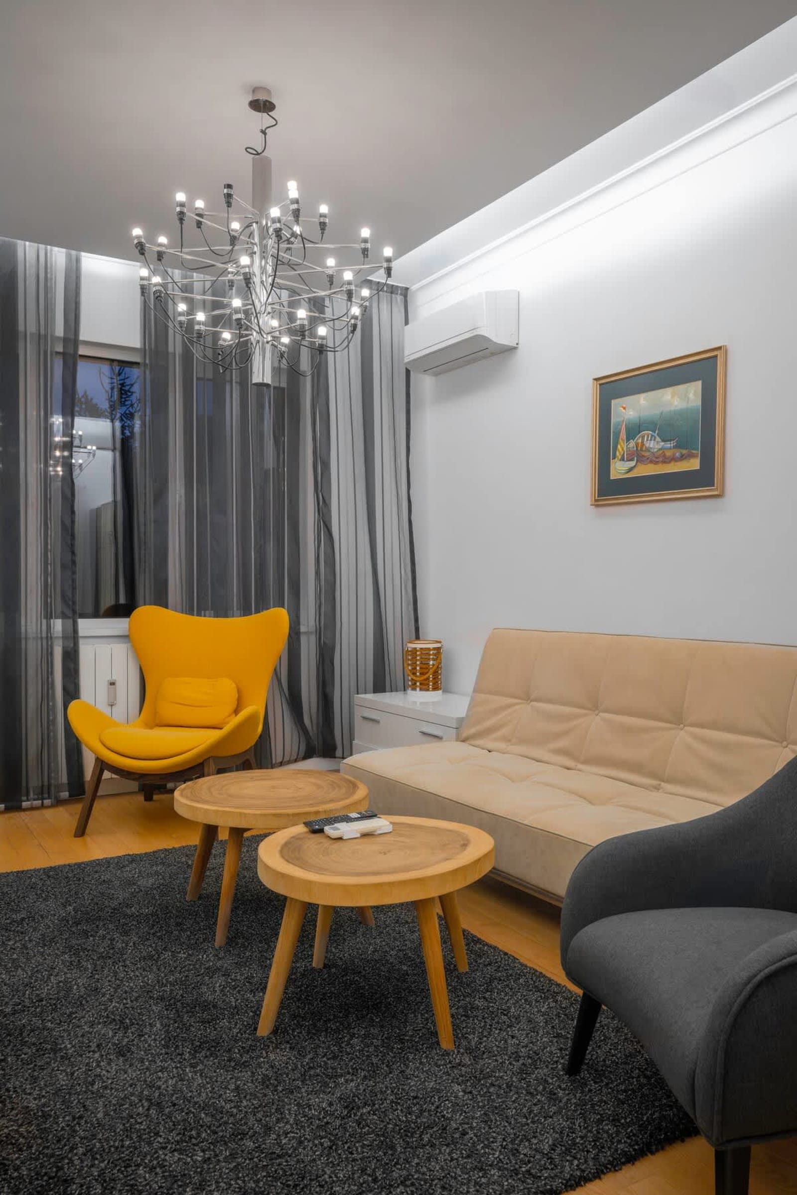 Central Luxurious 2 BD Flat near NDK - Photo 8