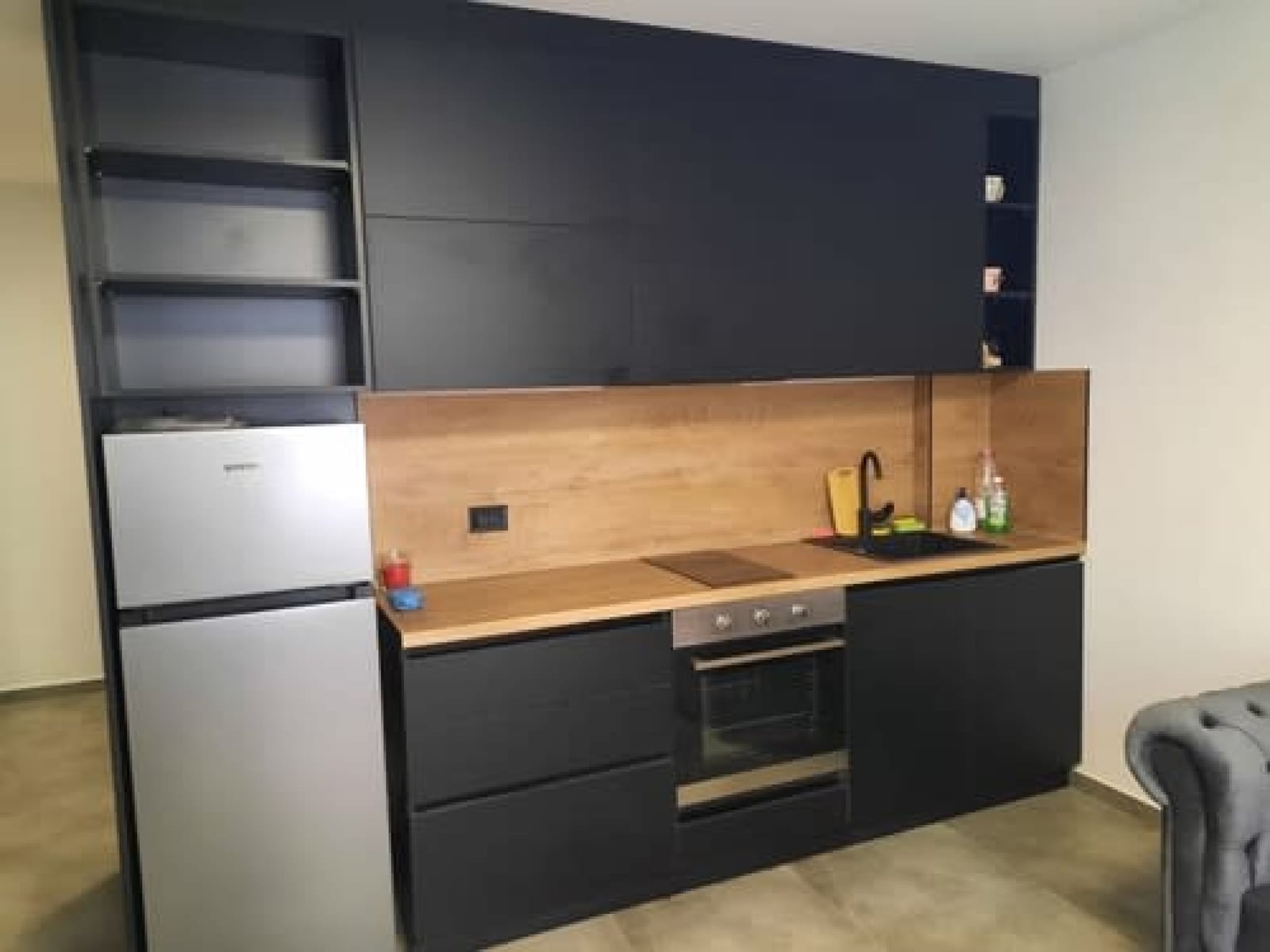 Plovdiv Central: Modern 1BR with Netflix &amp; Balcony - Photo 3