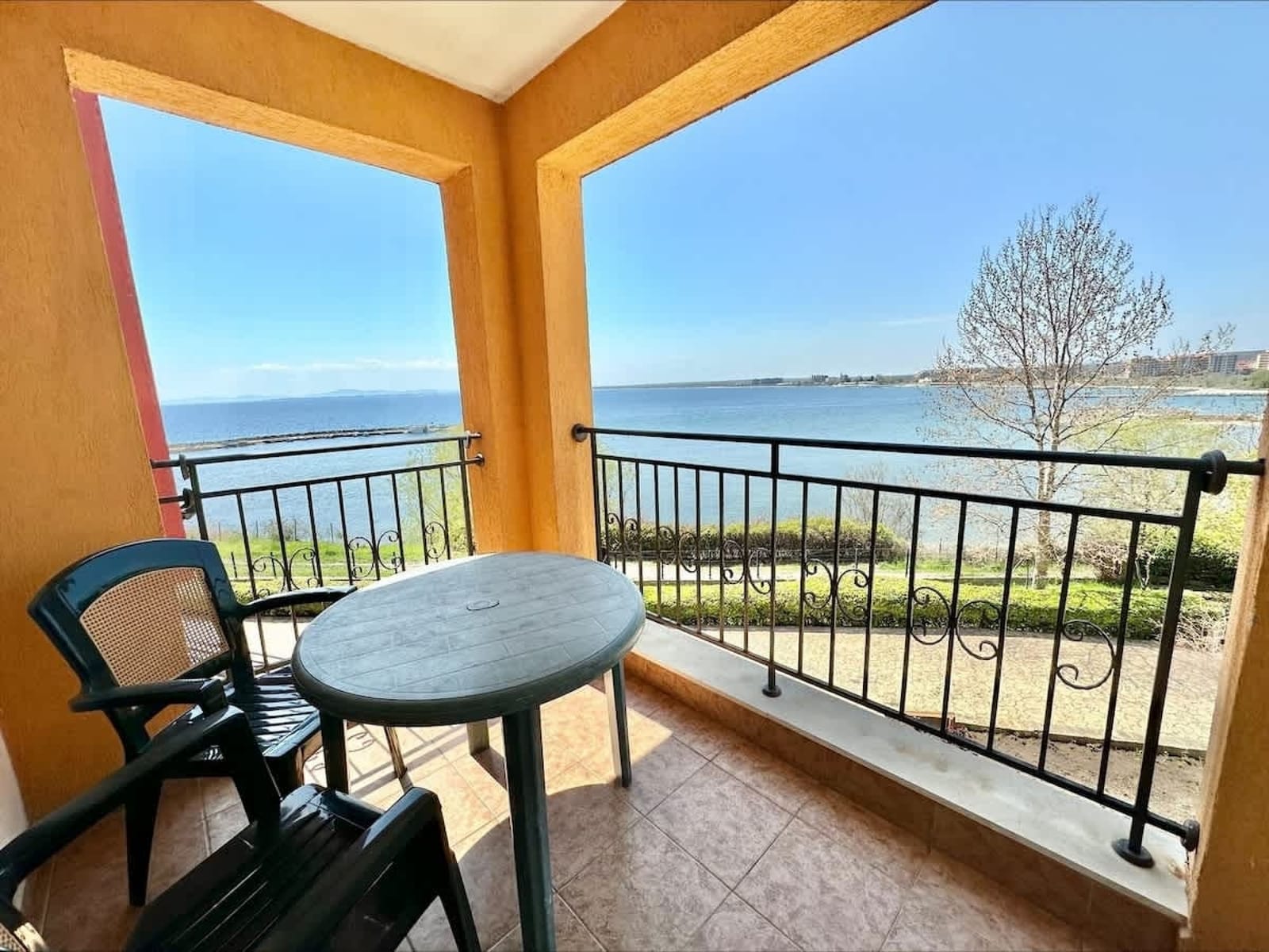 Cozy Aheloy  3 pokoje  Superior apartment - Cover Photo