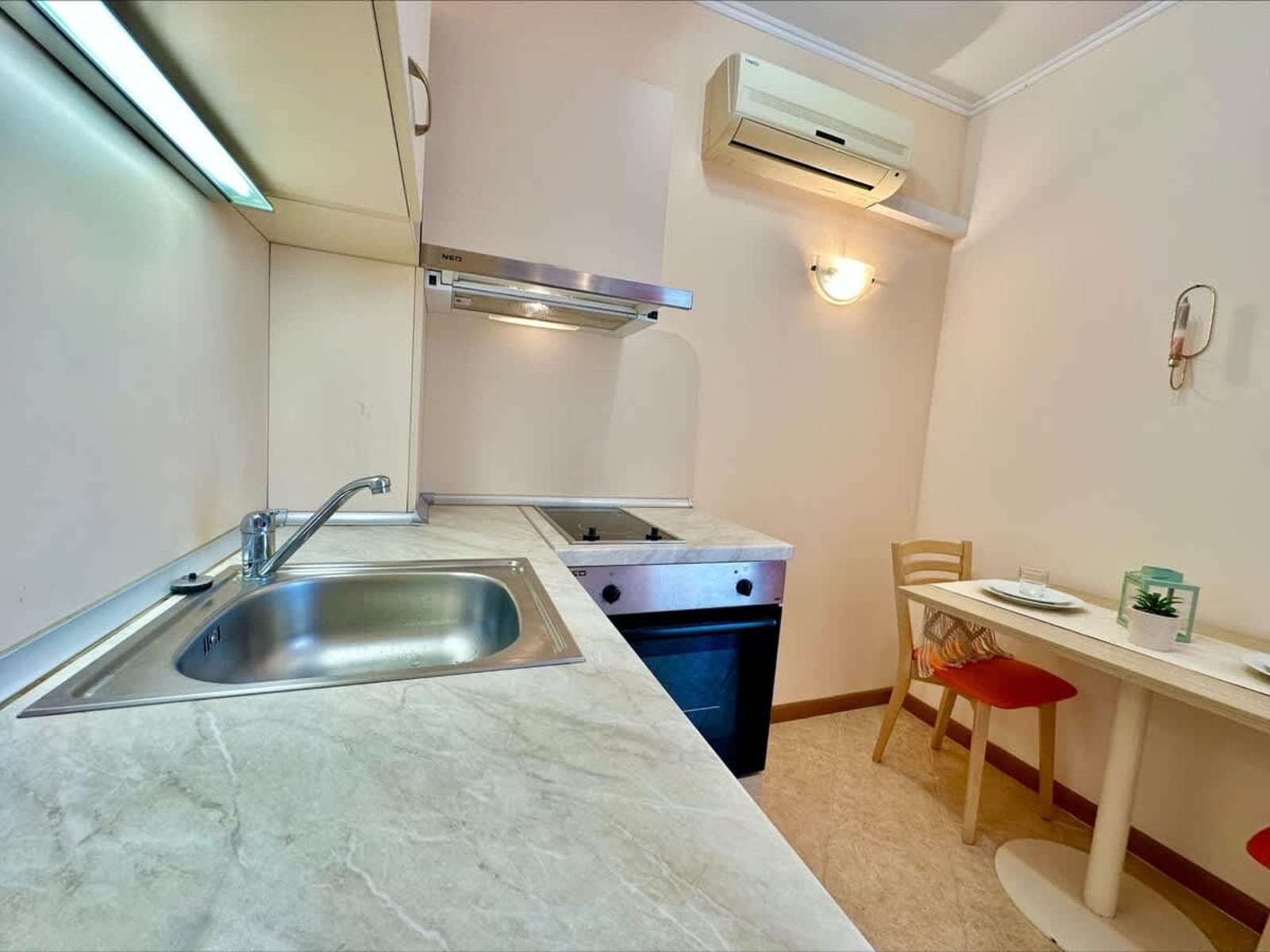 Cozy Apartment with Balcony  Royal Sun - Photo 21