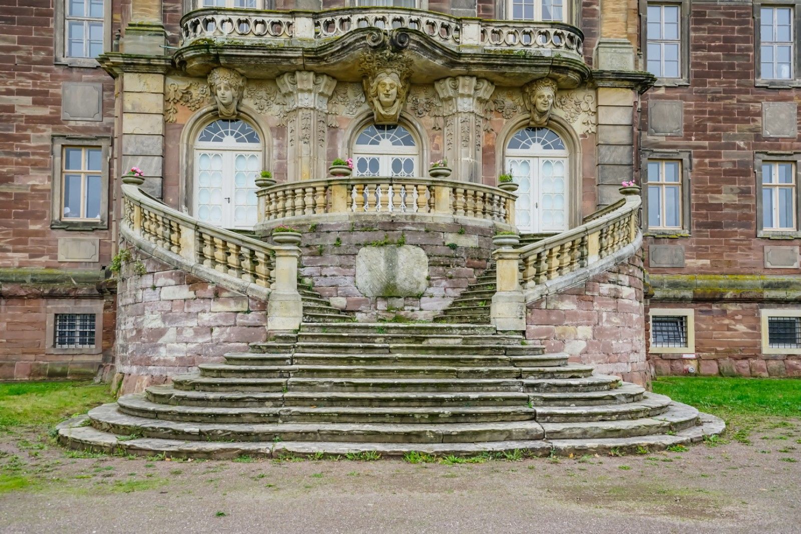 Castle of Burgscheidungen is a baroque secular building_23