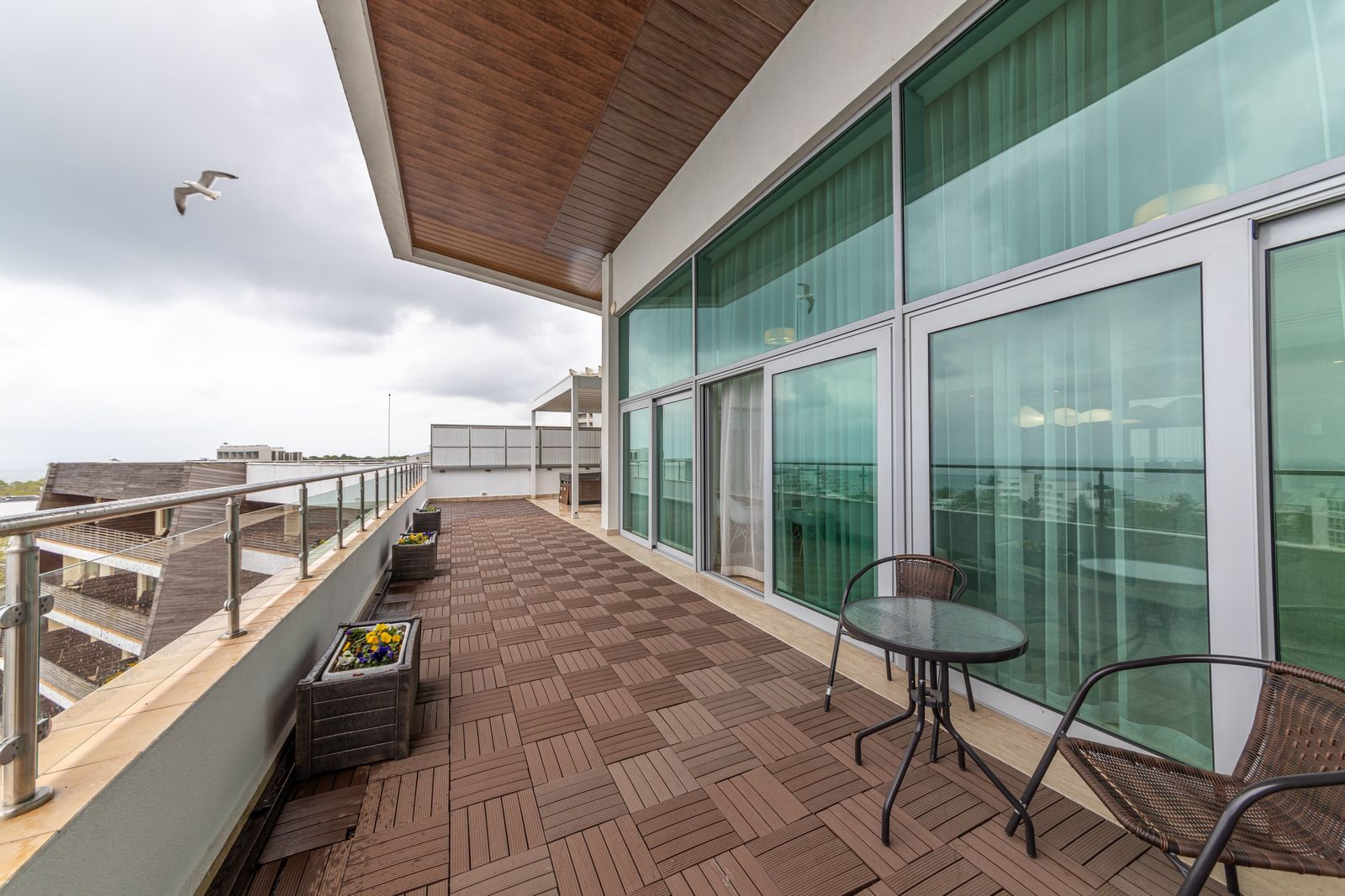 Corner Penthouses: Sunset &amp; Sunrise in The Flamingo Grand Hotel - Photo 7