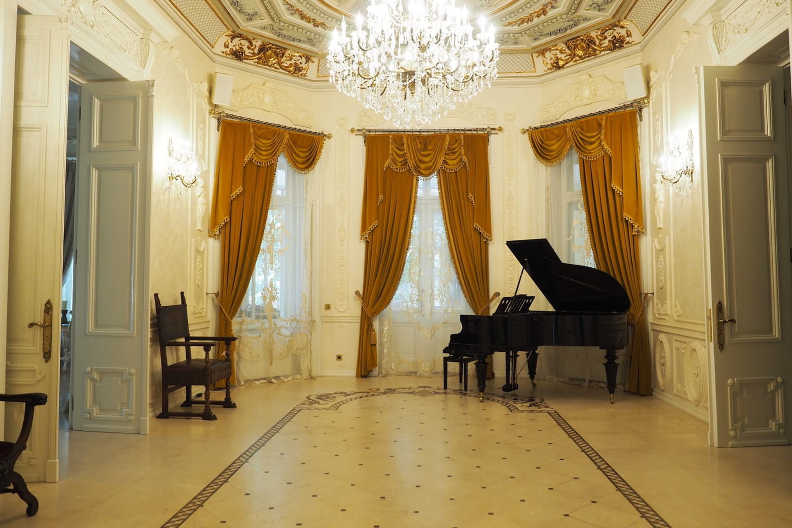 Noblesse Palace - Photo 9