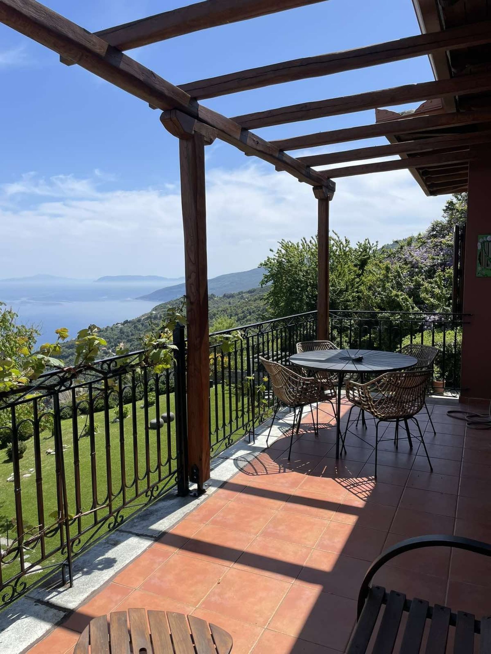 Small Luxury Hotel like an old Traditional house in Pelion with amazing garden and breathteking sea view to the agean. - Photo 13