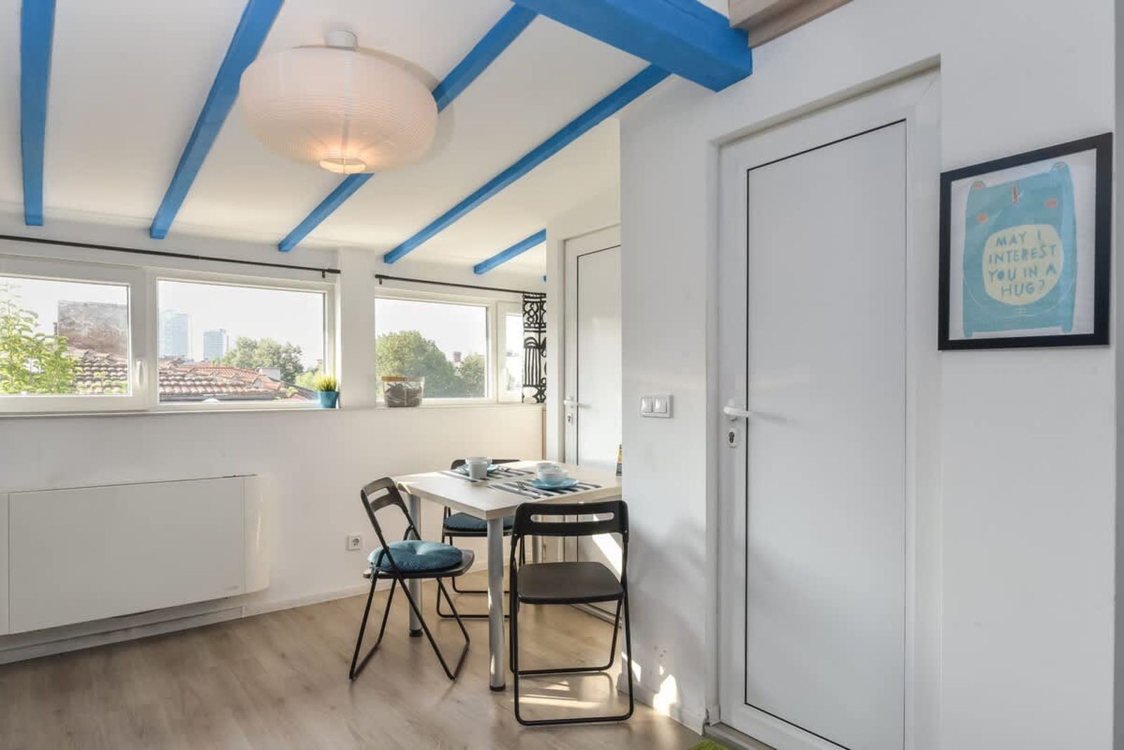 The Ivy House - A Cozy Attic near the City Center - Photo 3